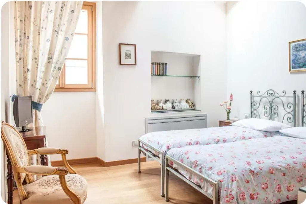 Bed in Alla Torre del Barbarossa B&B FORESTERIA