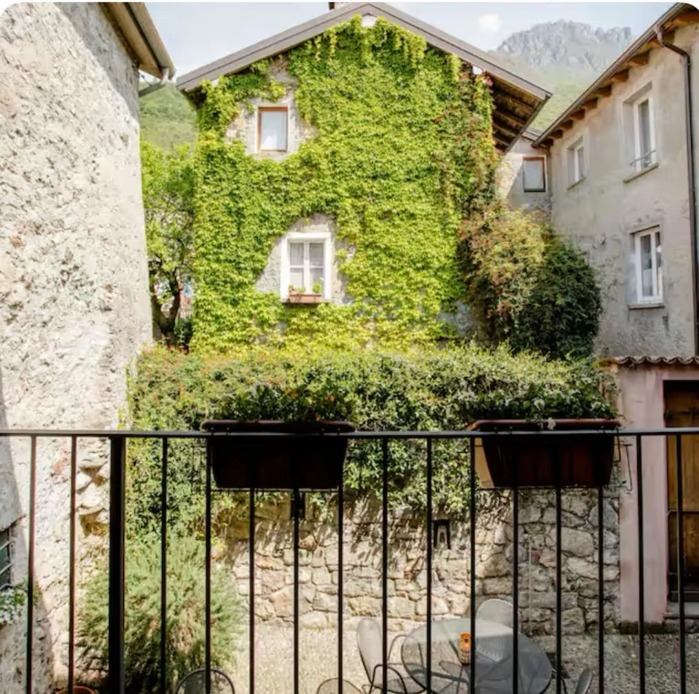 Property building in Alla Torre del Barbarossa B&B FORESTERIA