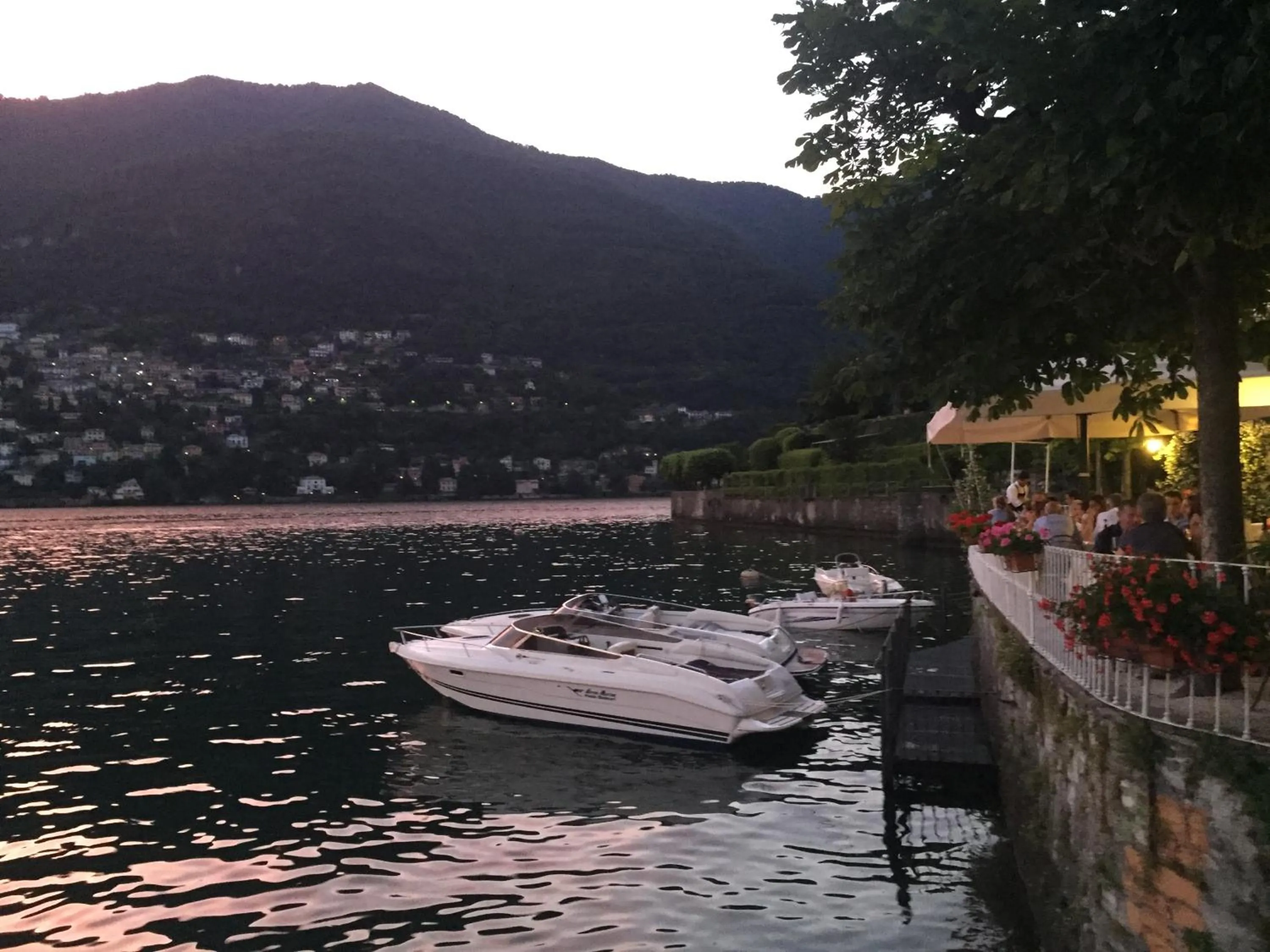 Restaurant/places to eat in Hotel Vapore