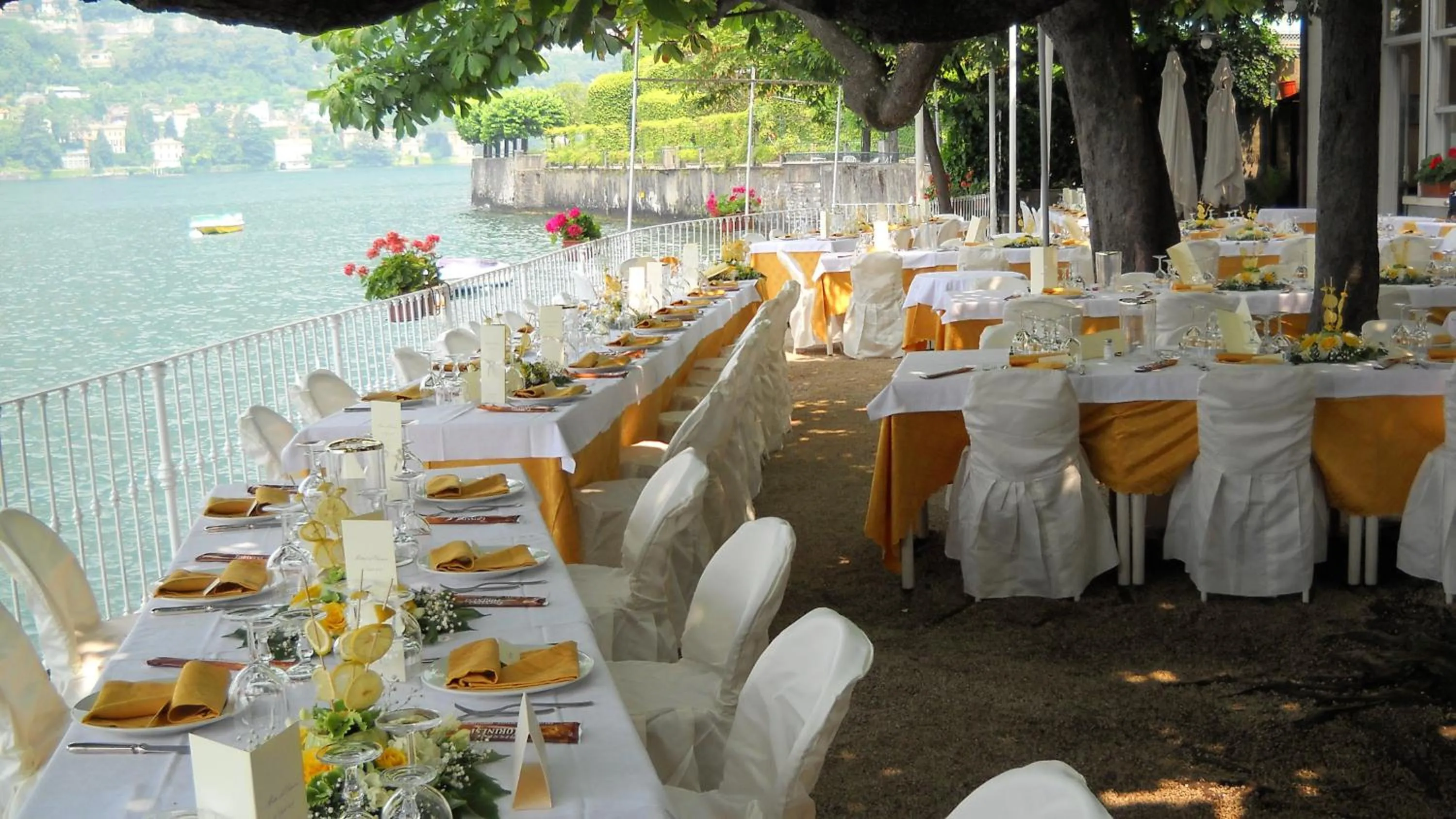 Restaurant/places to eat in Hotel Vapore