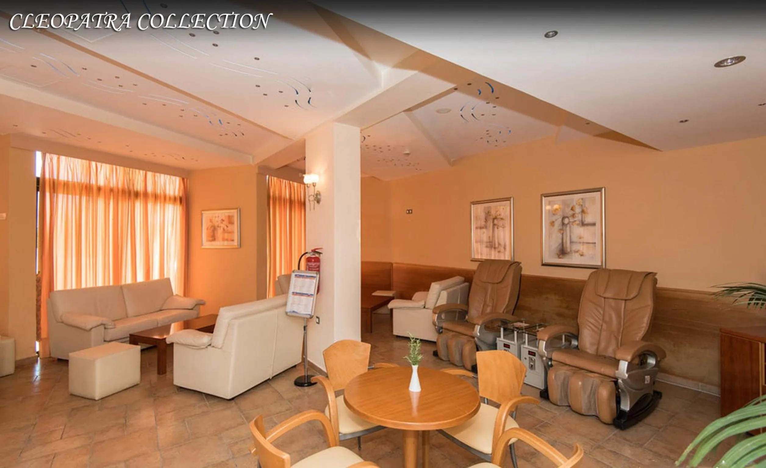 Communal lounge/ TV room in Cleopatra Superior