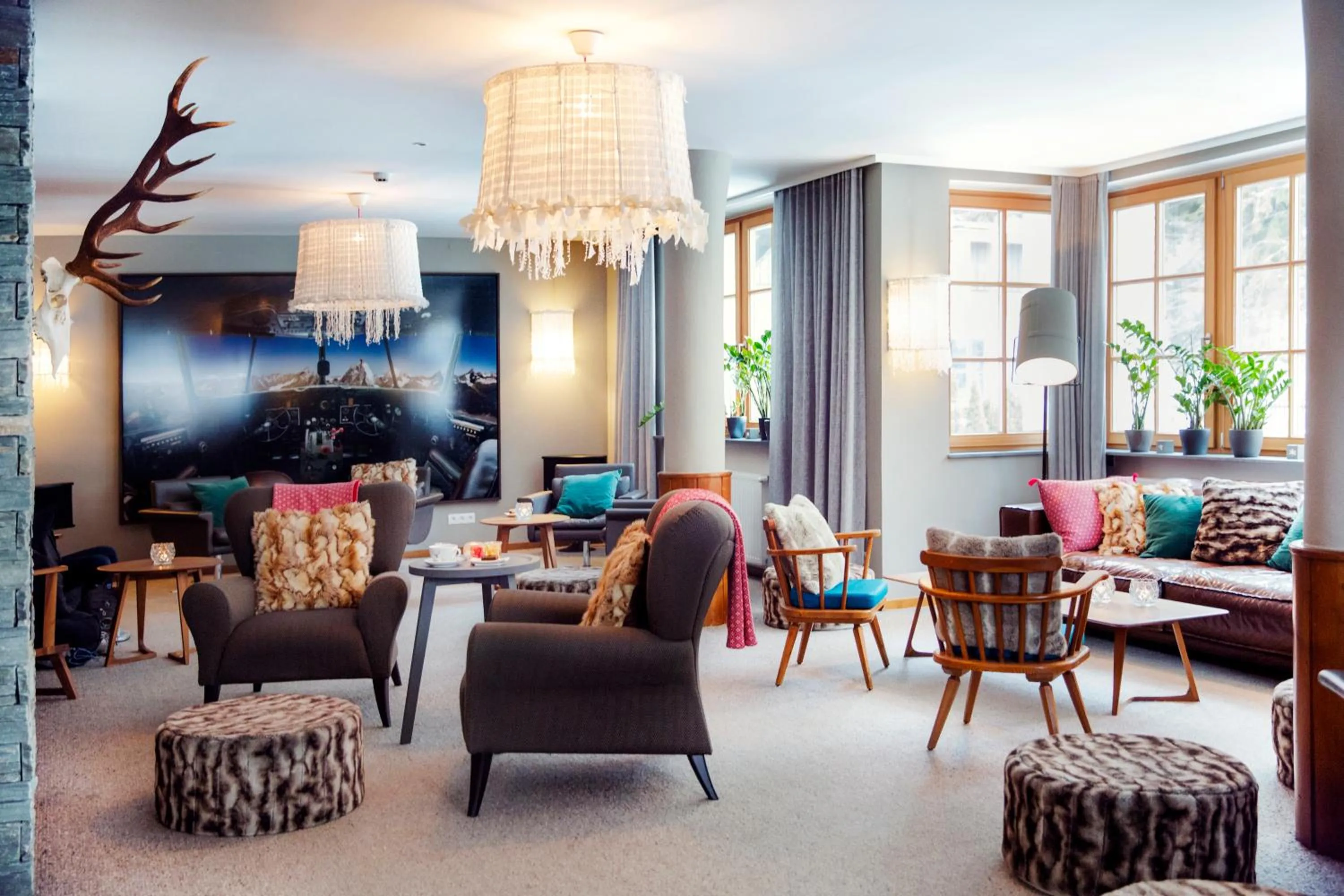 Communal lounge/ TV room in Valluga Hotel