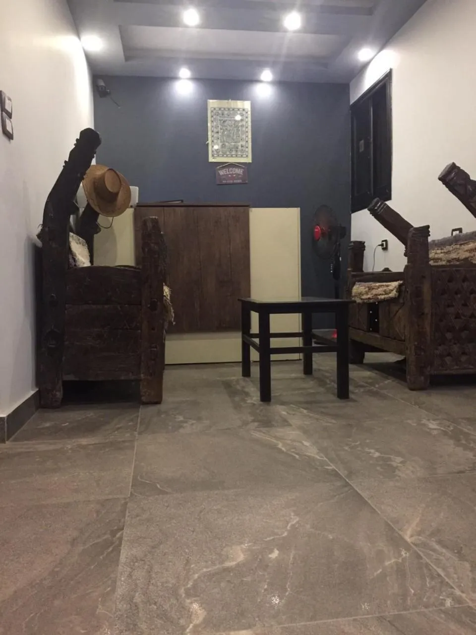 Seating area in H100 Pyramids View