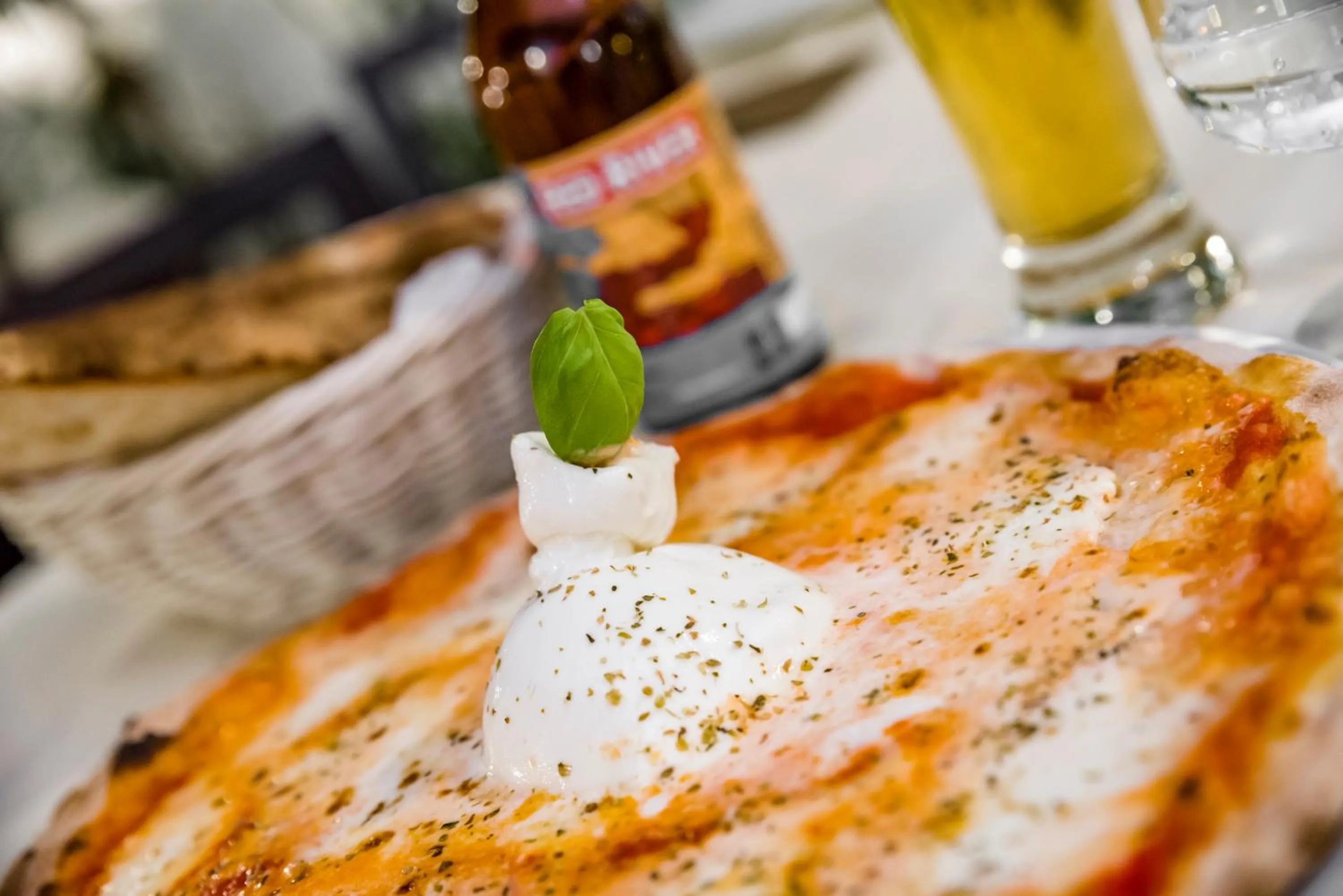 Restaurant/places to eat in Hotel New Bari