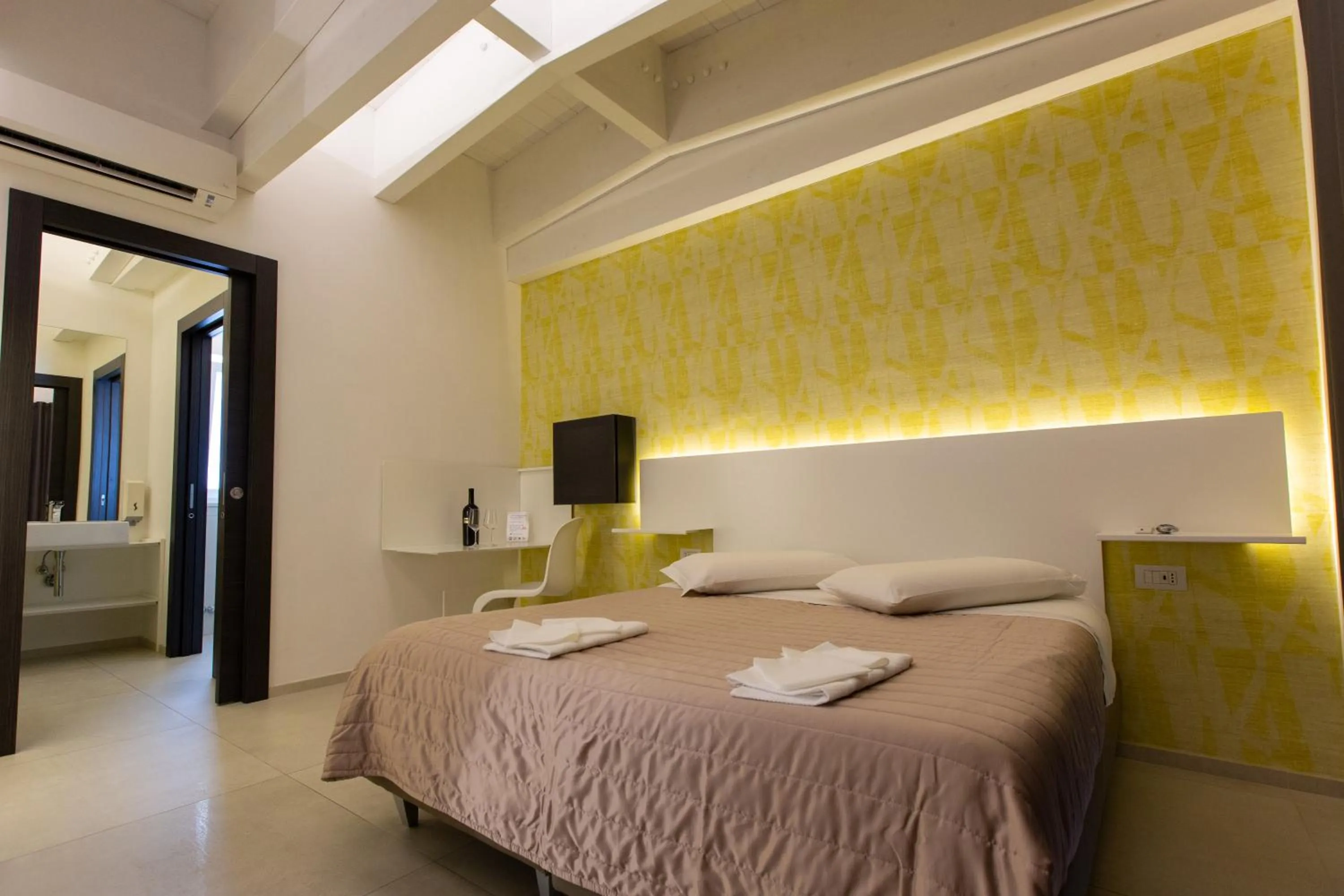 Bedroom, Bed in Hotel New Bari