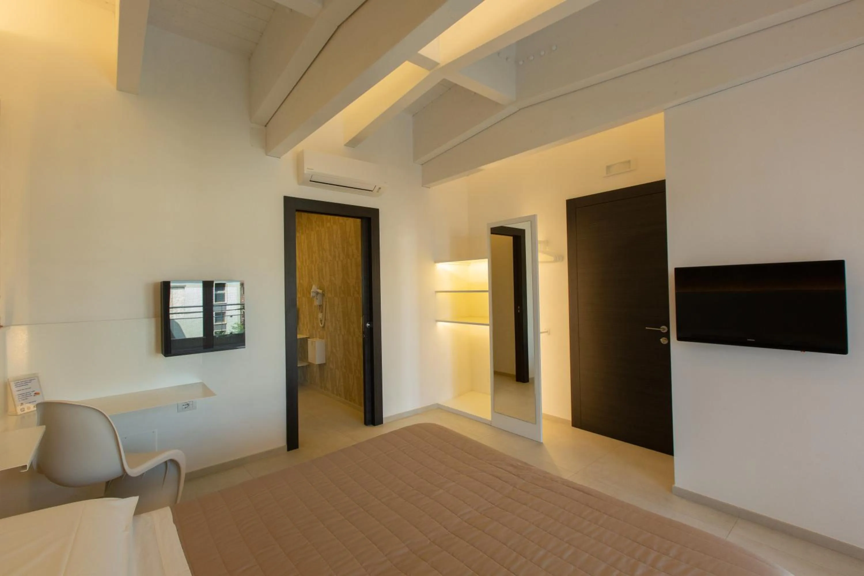 Bedroom, Bed in Hotel New Bari