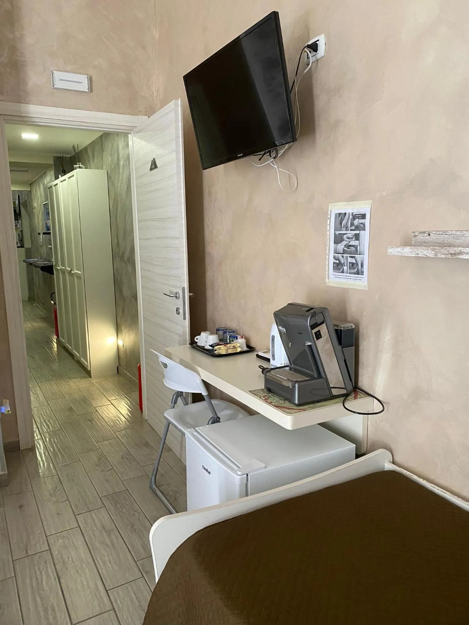 TV and multimedia in Joy Naples