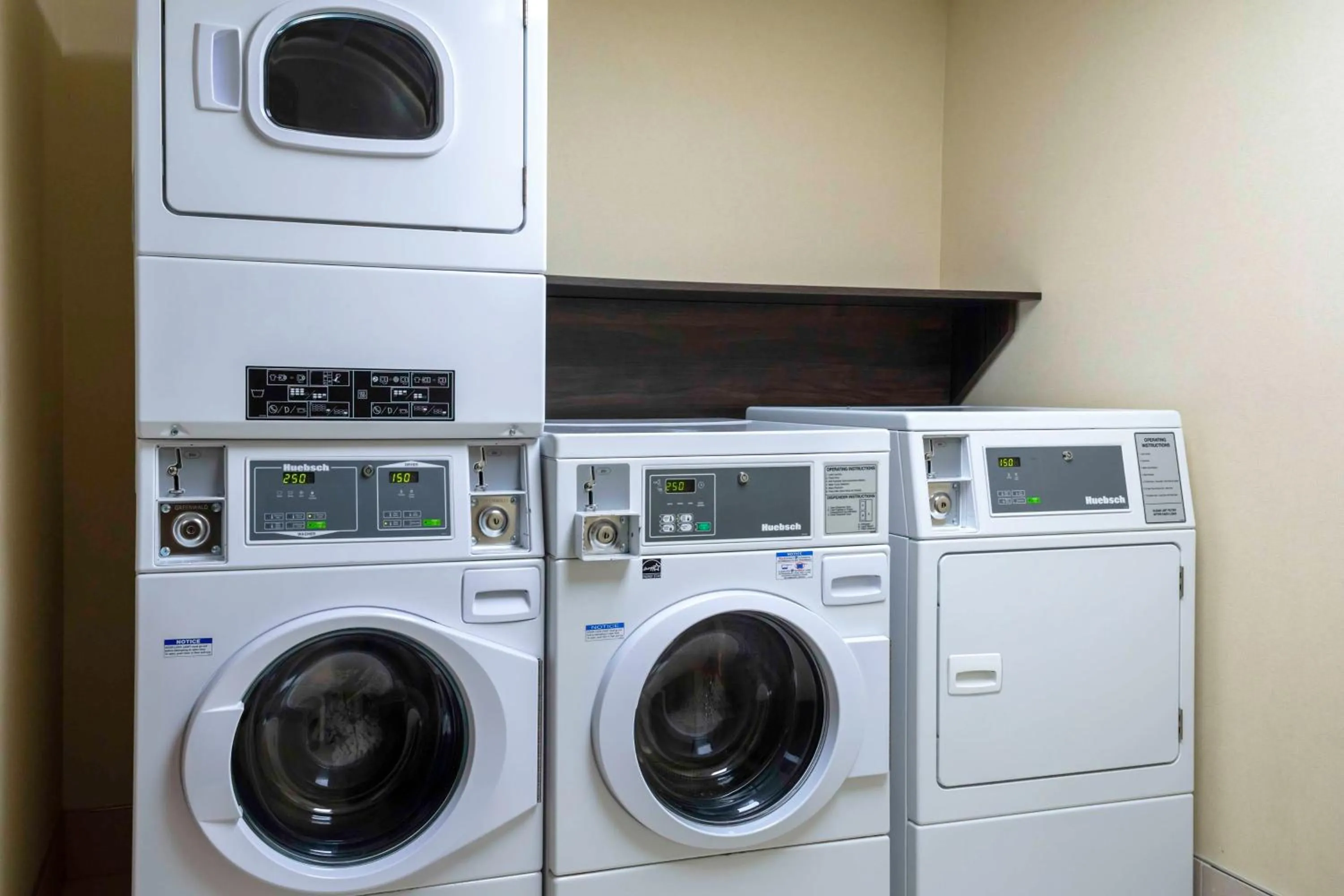 Property building in Hampton Inn Conyers