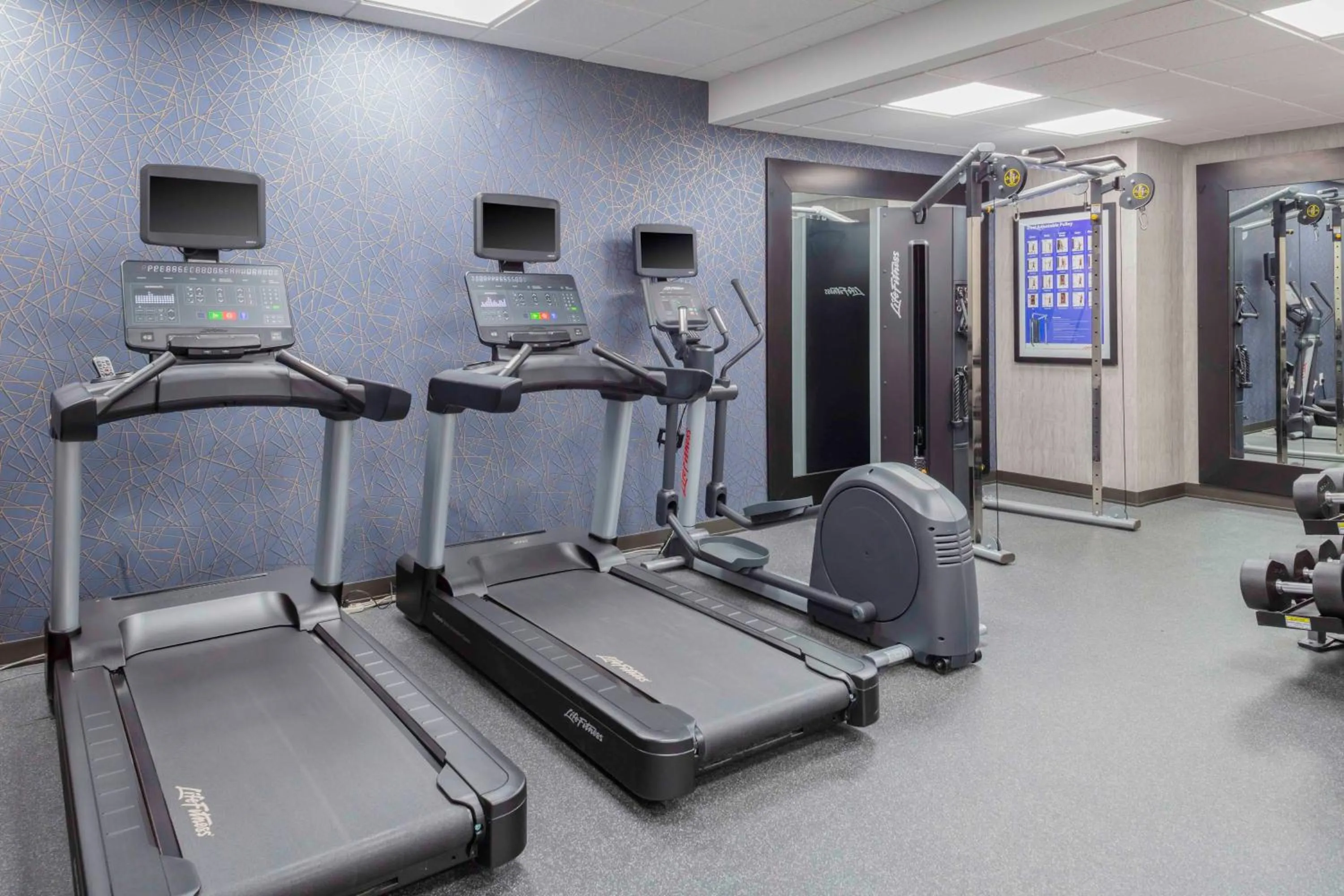 Fitness centre/facilities in Hampton Inn Conyers