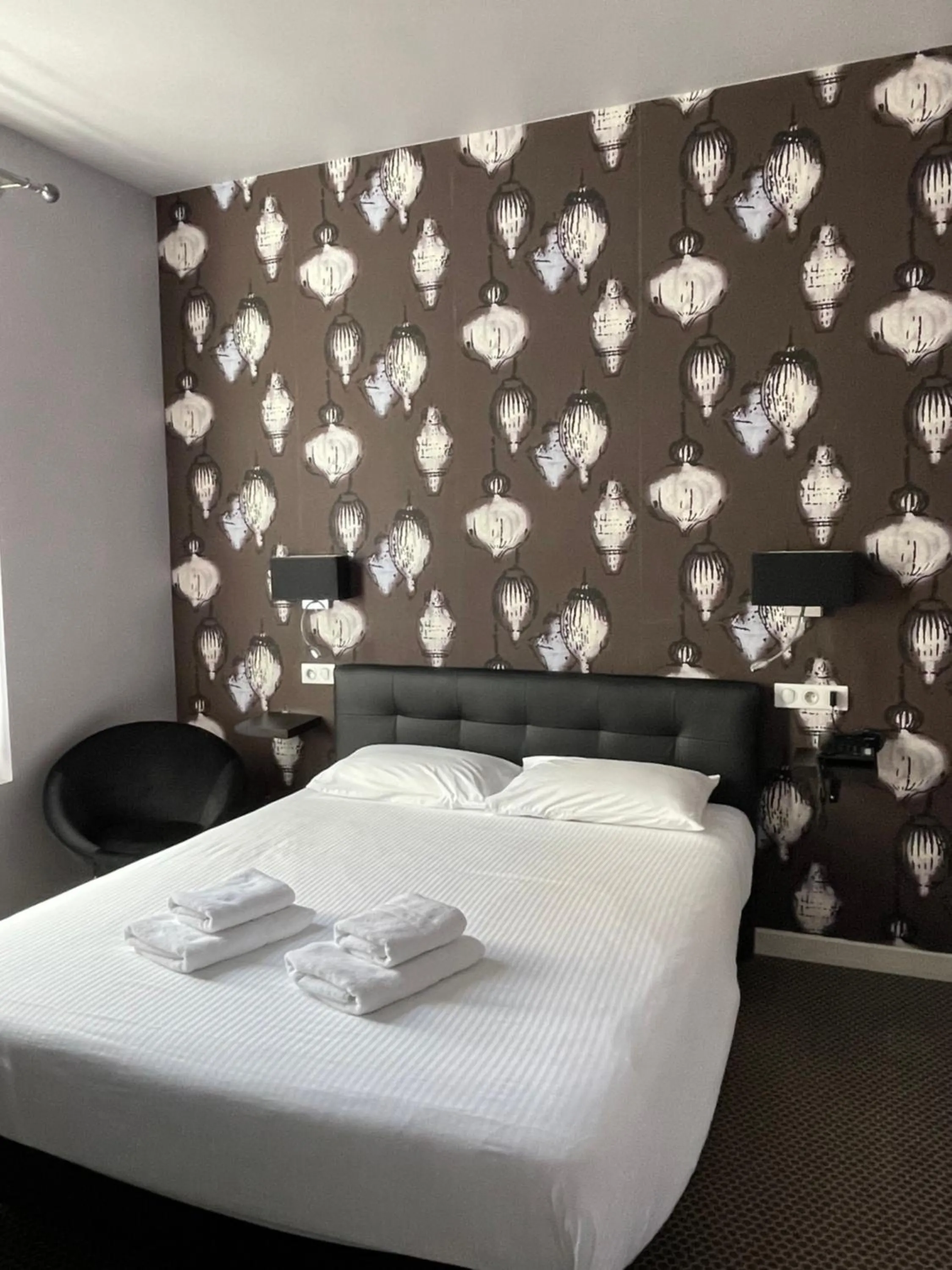 Bed in Le Pavillon d'Enghien, Vichy Centre