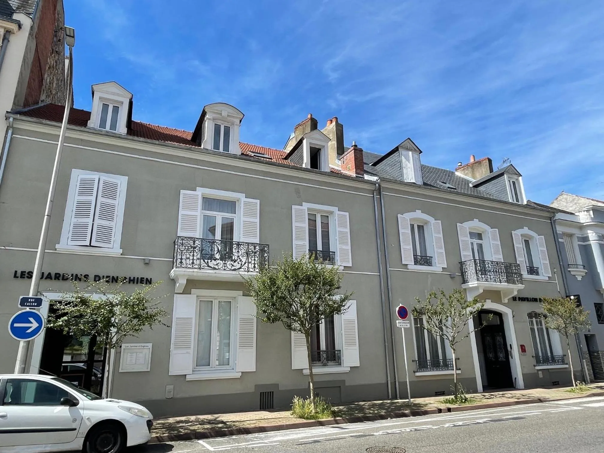 Property building in Le Pavillon d'Enghien, Vichy Centre