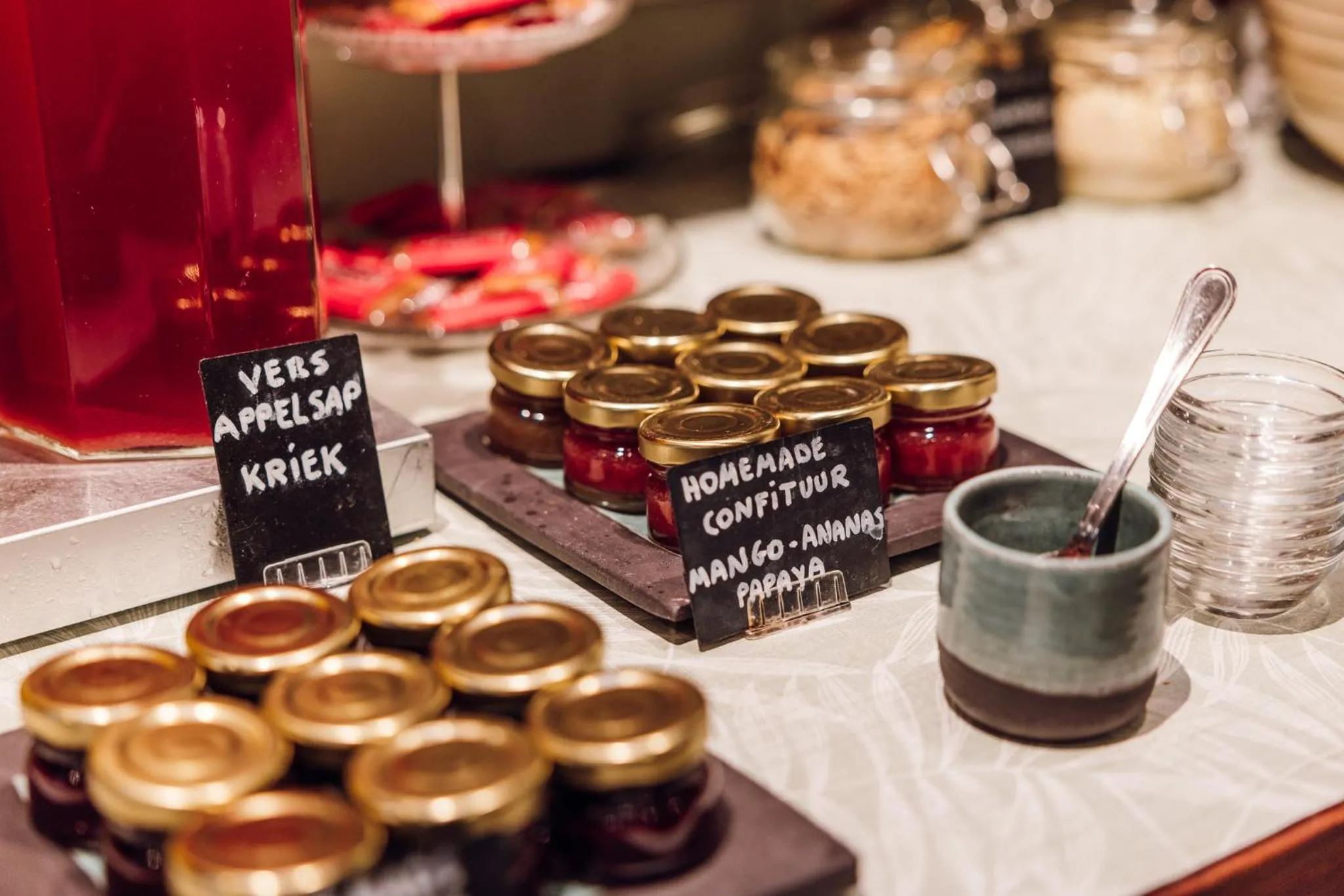 Breakfast in Boutique hotel Shamon