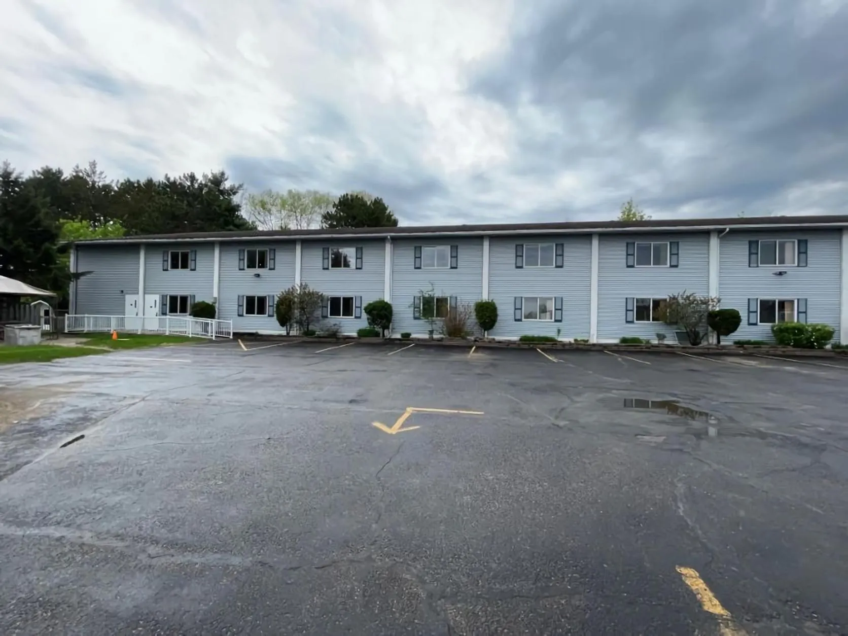 Property building in Super 8 by Wyndham Pembroke