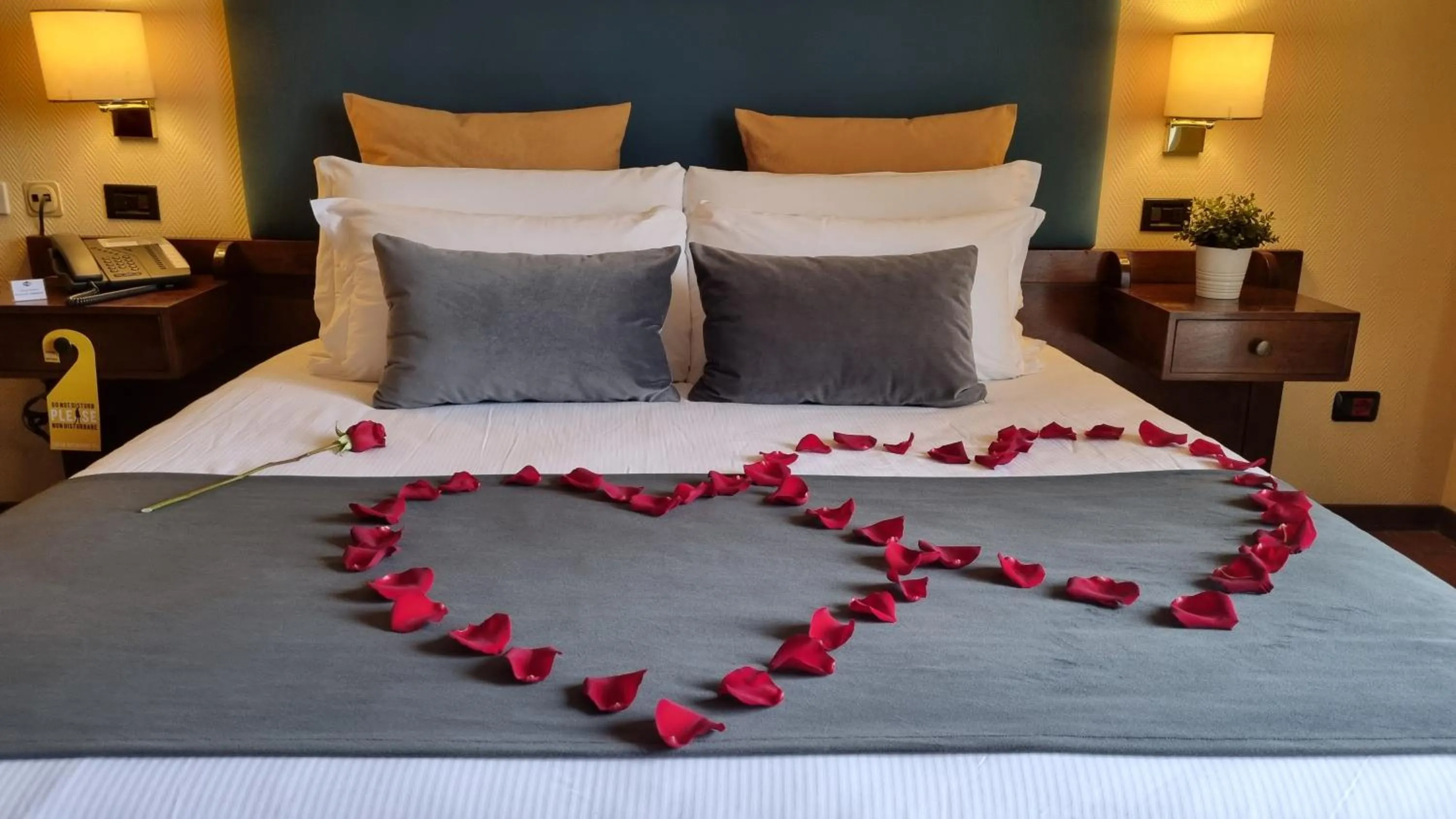 Bedroom, Bed in Corsaro Etna Hotel&SPA