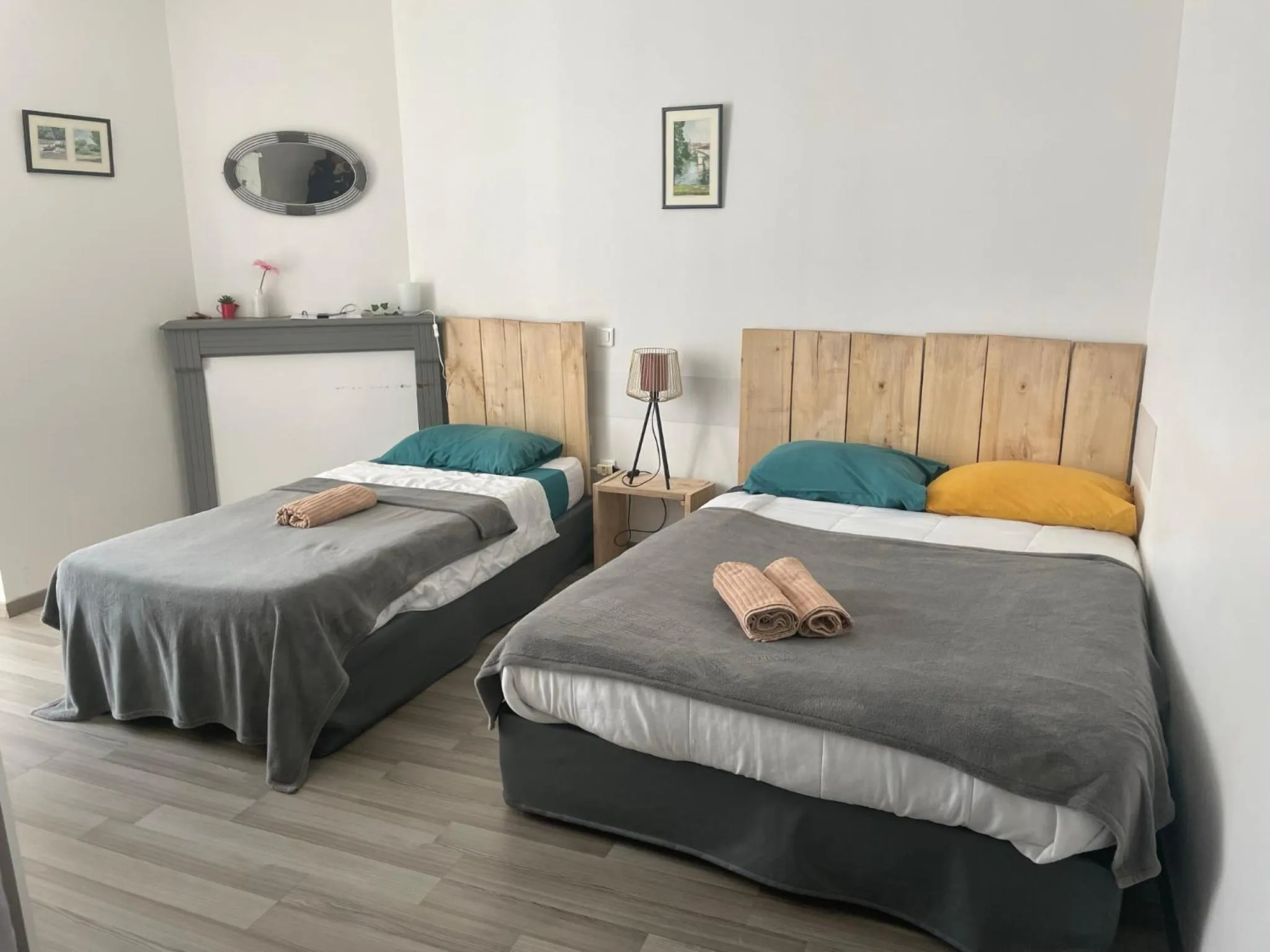 Bedroom, Bed in Gîte:"sur le chemin"