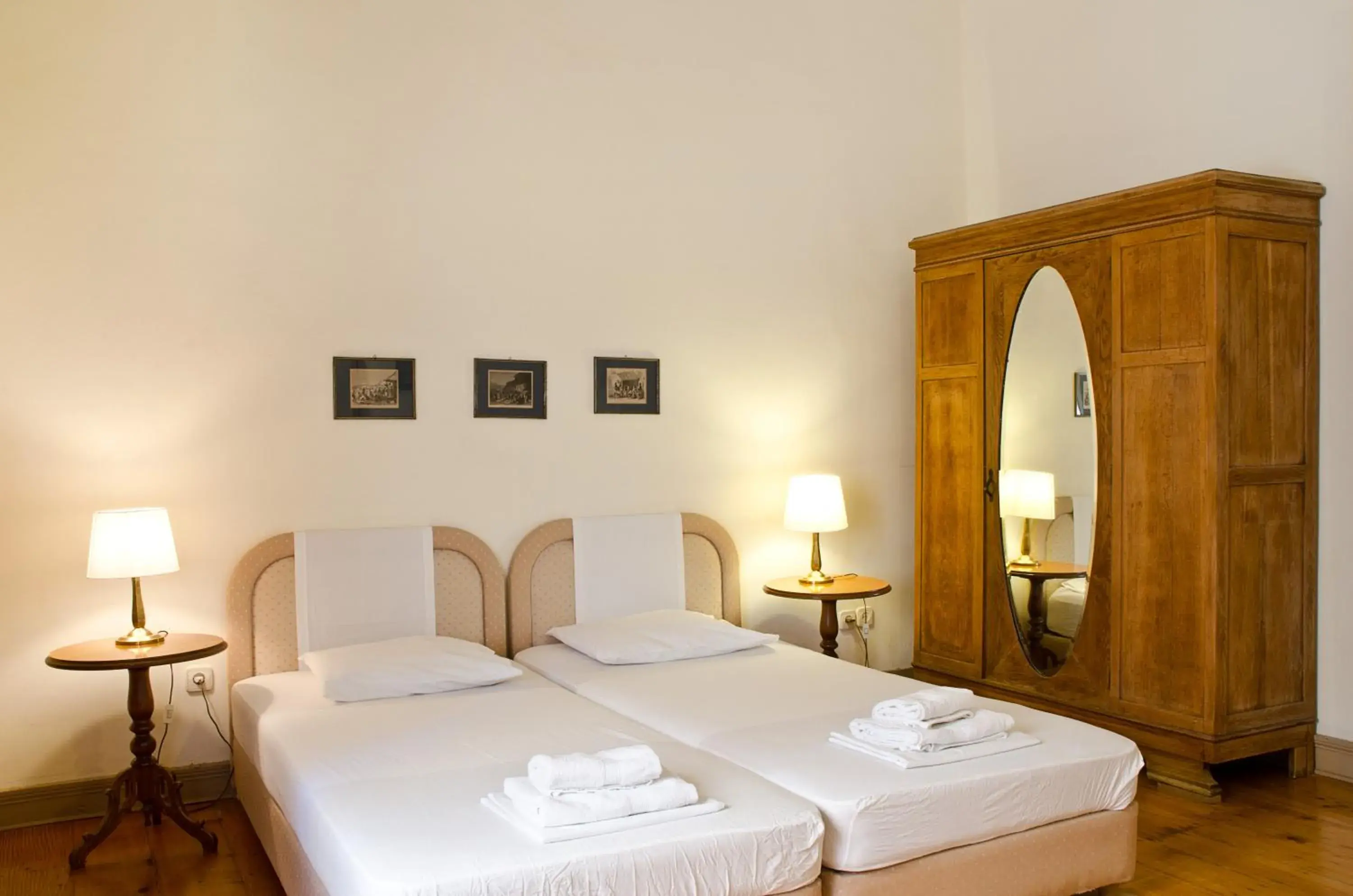 Large Double or Twin Room in Hotel Omiros Large Double or Twin Room in Hotel Omiros