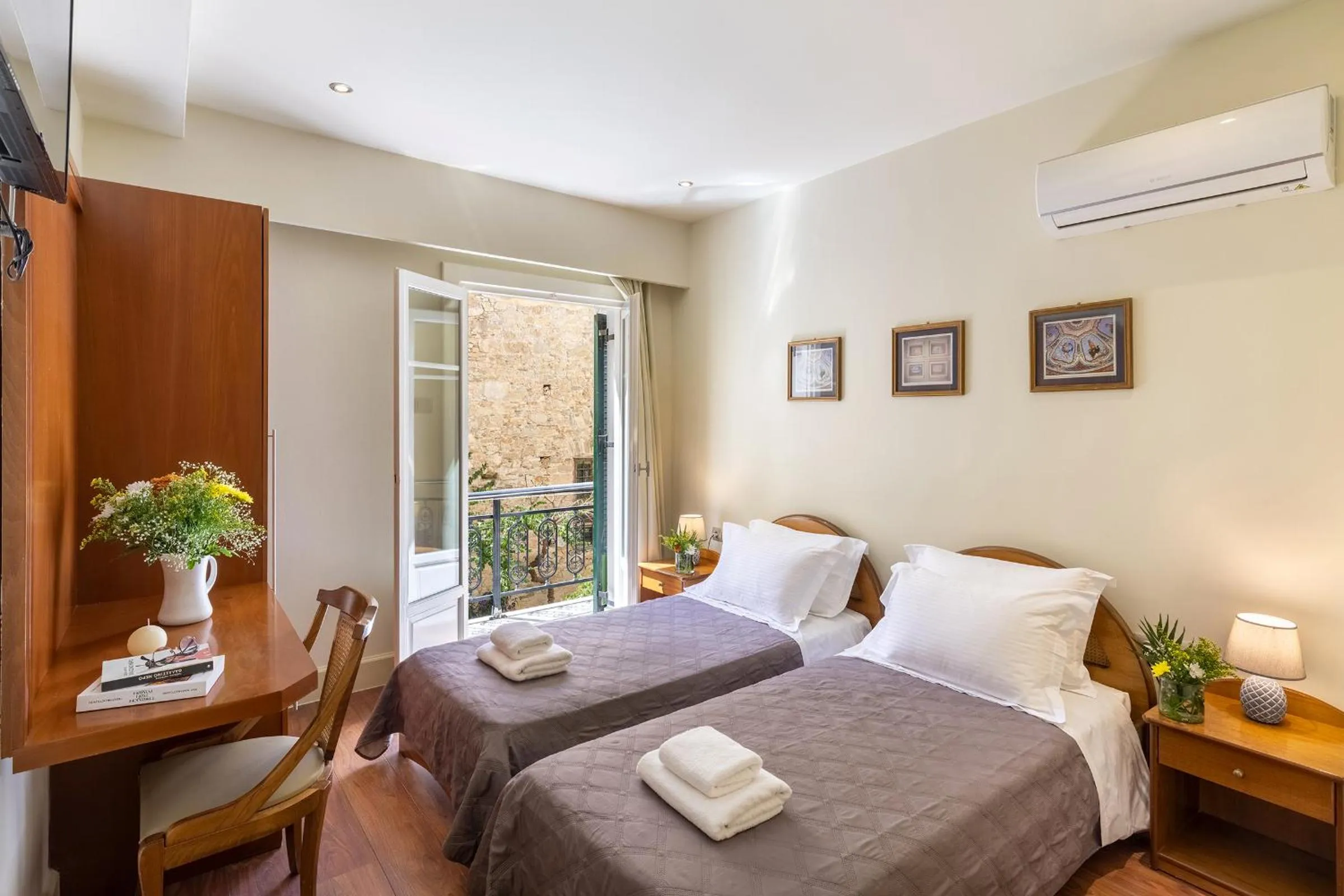 Bed in Hotel Palladion