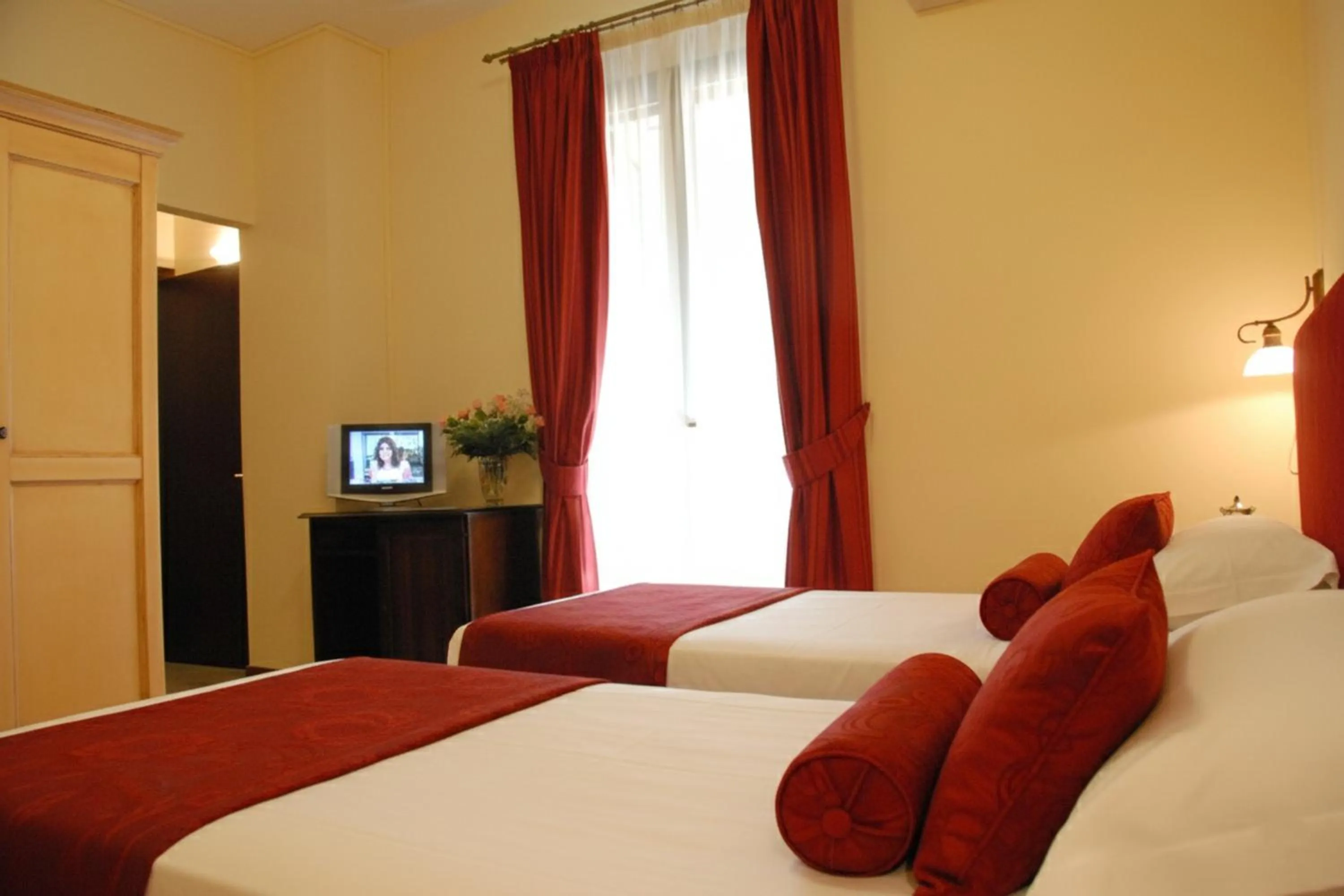 TV and multimedia, Bed in Garibaldi Relais