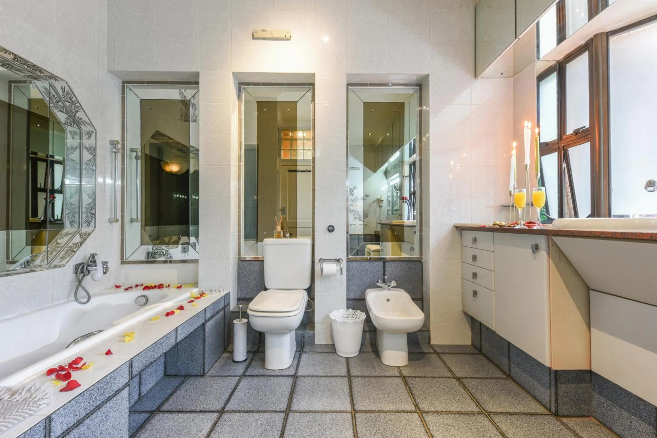 Toilet in Villa Simonne