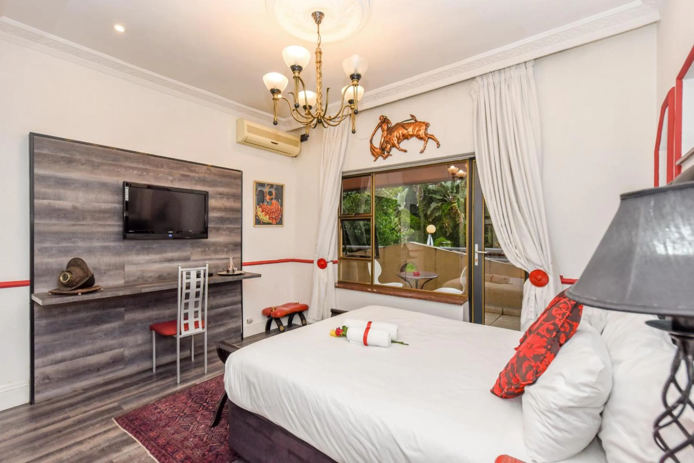 TV and multimedia in Villa Simonne