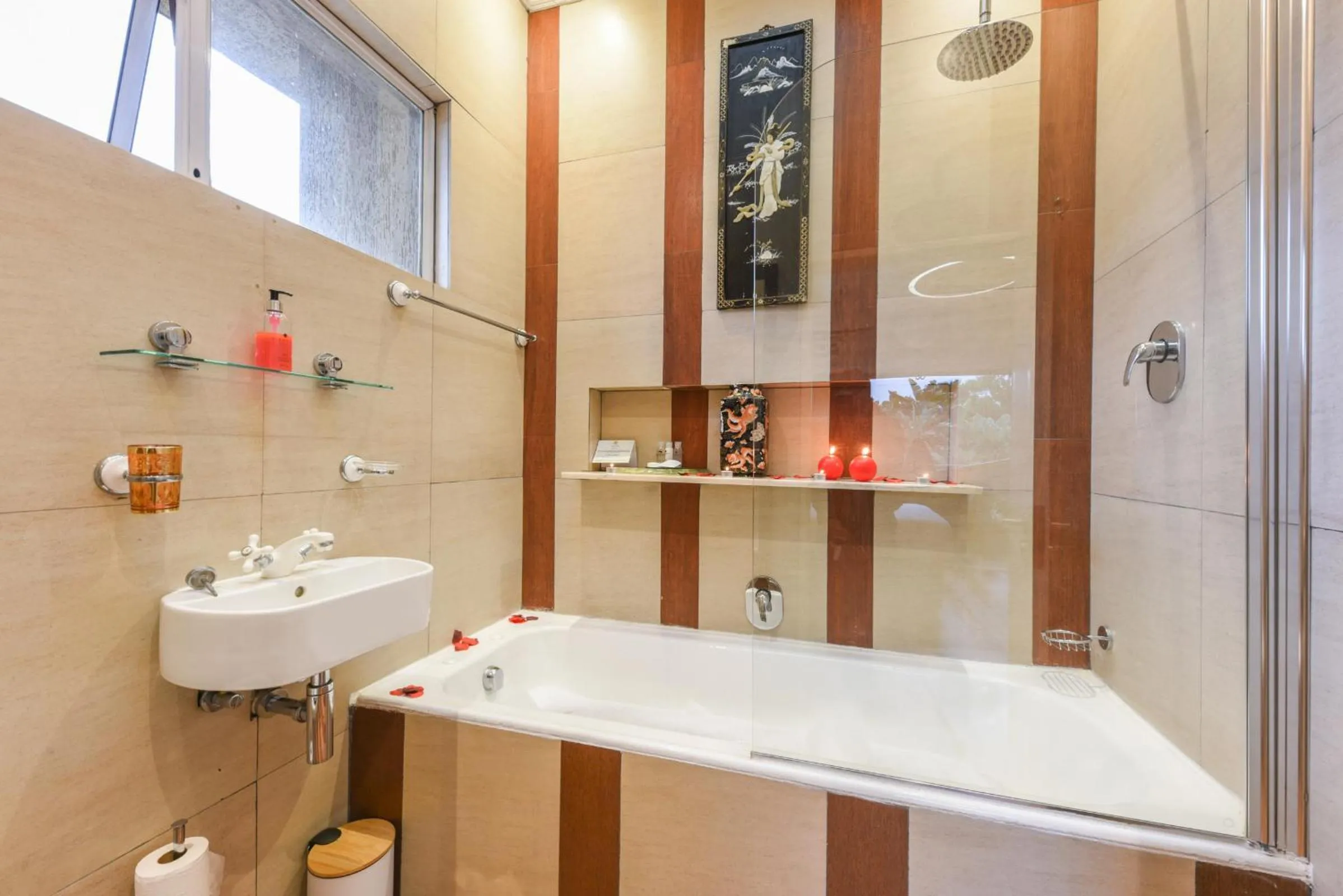 Shower in Villa Simonne