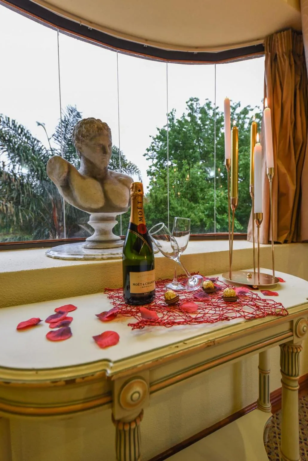 Decorative detail in Villa Simonne