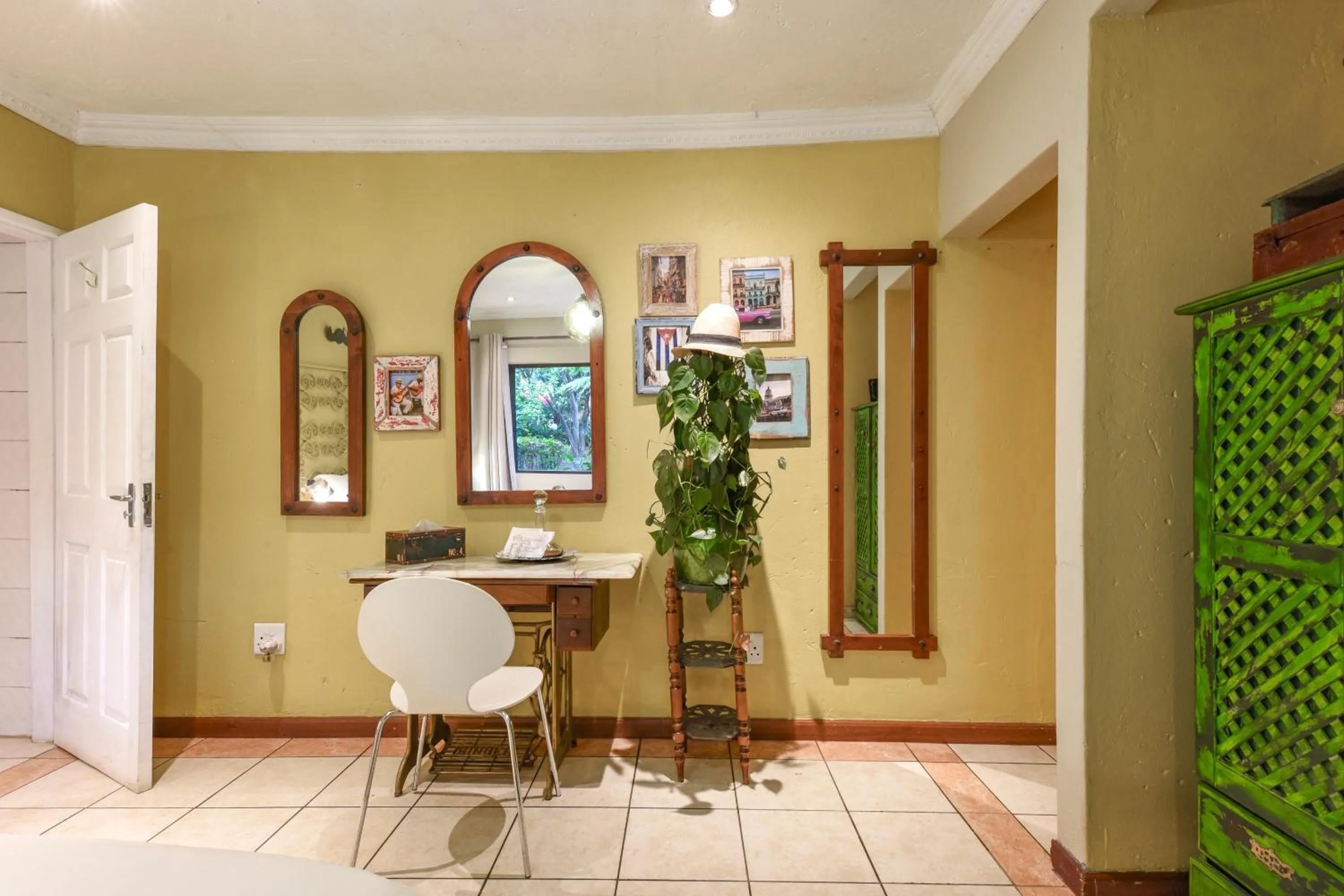 Seating area in Villa Simonne