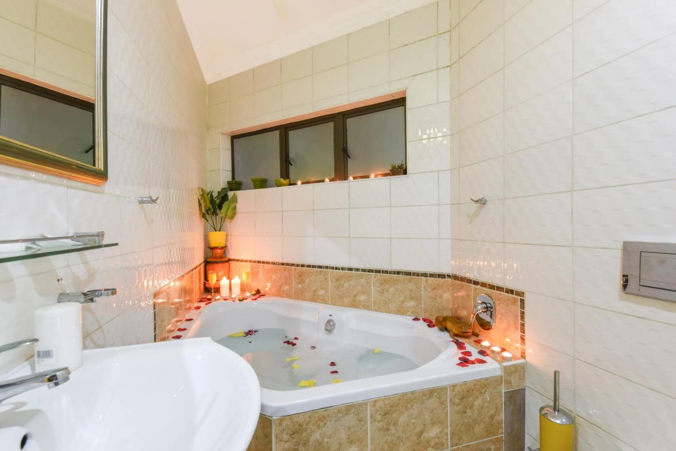 Hot Tub in Villa Simonne