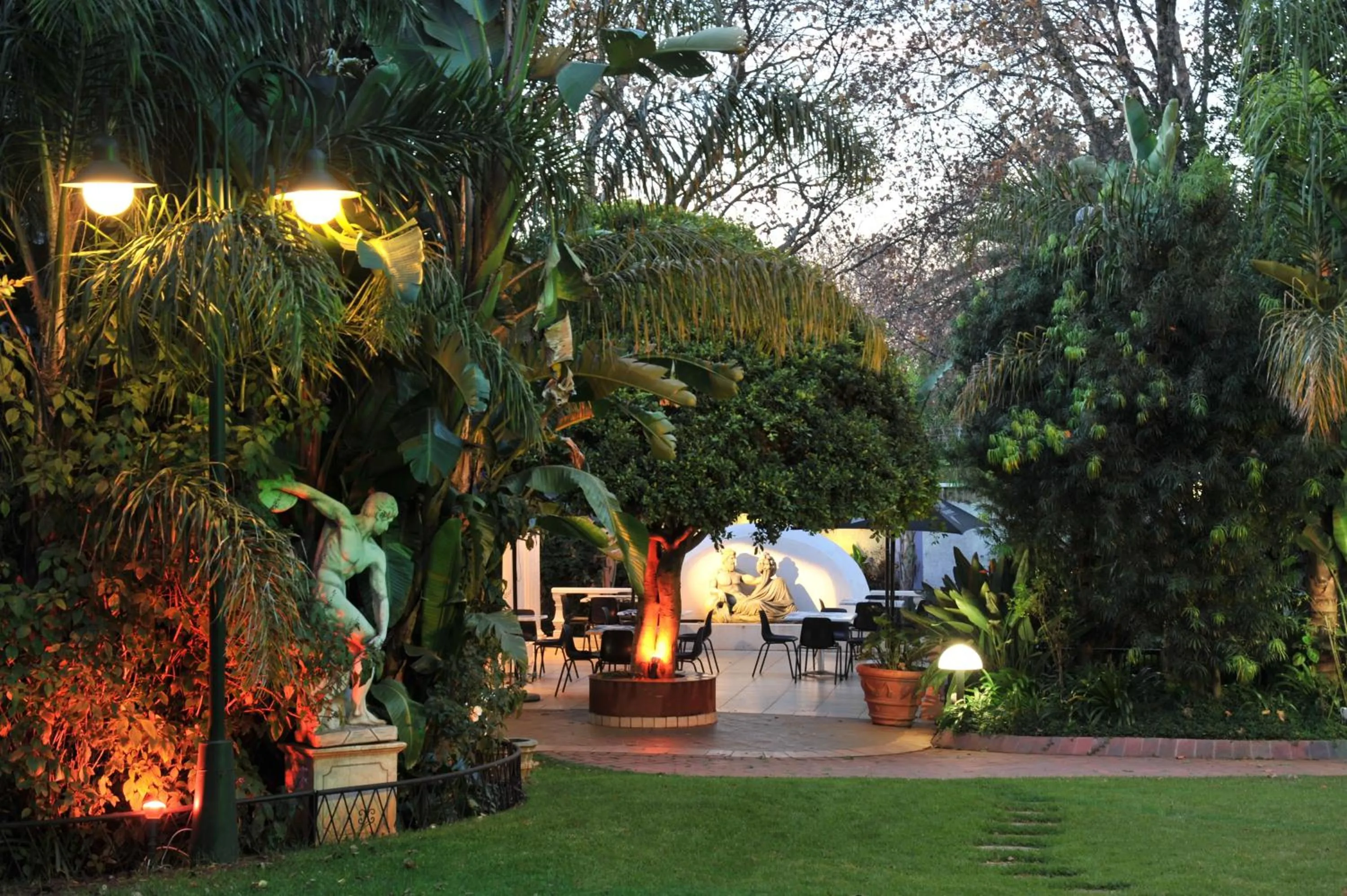 Night in Villa Simonne