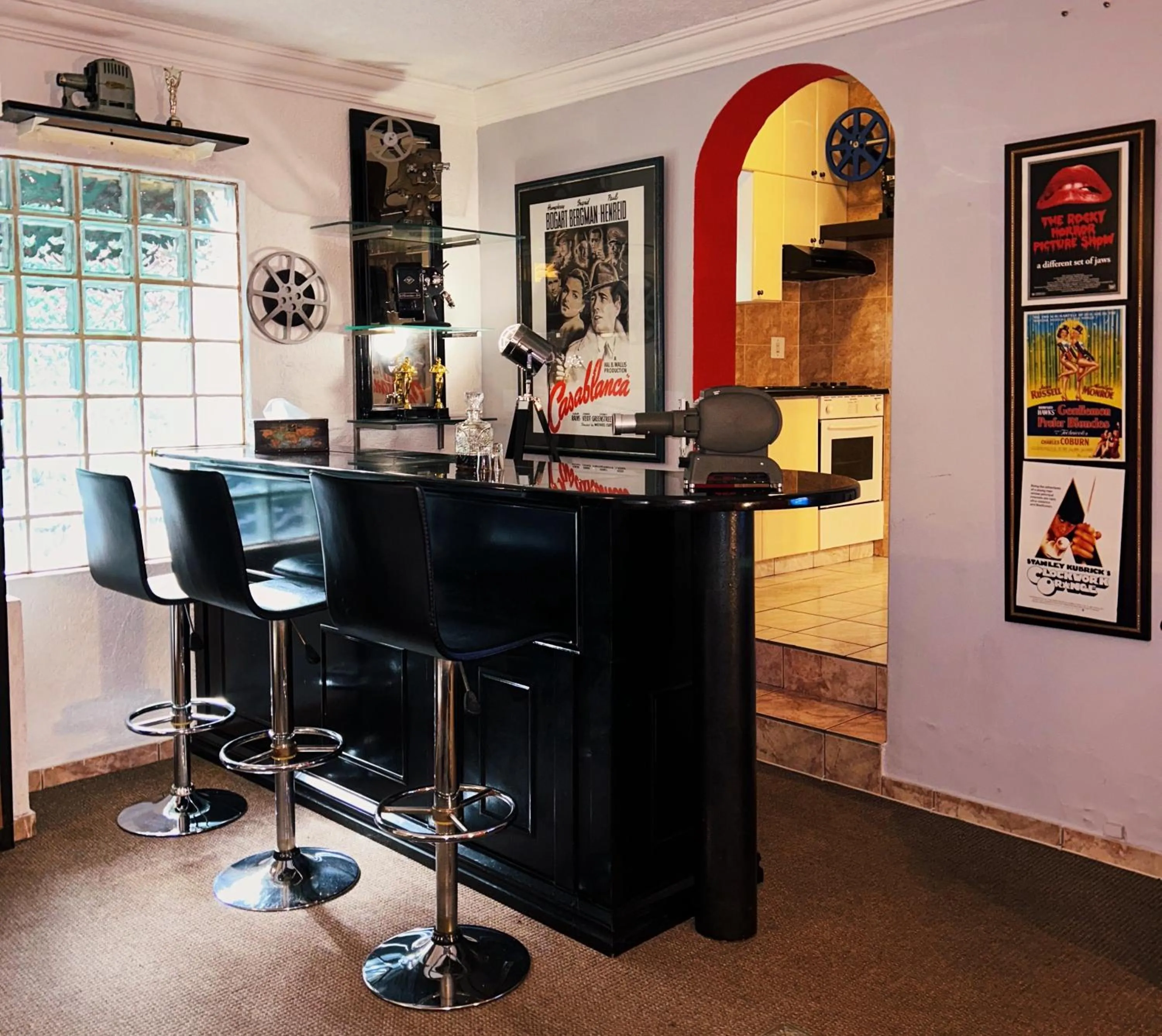 Lounge or bar in Villa Simonne