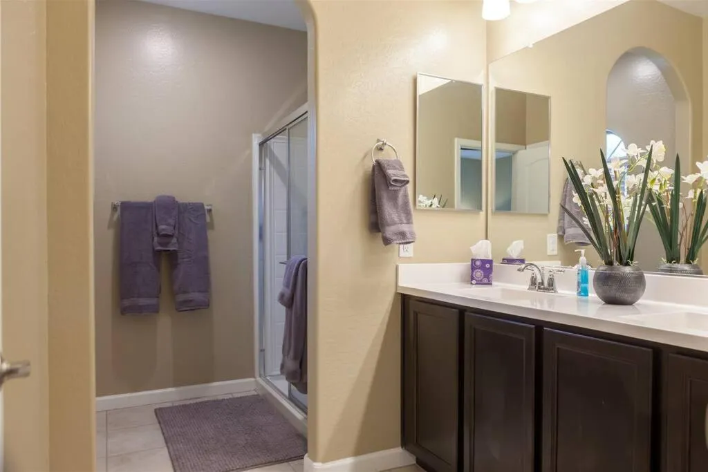 Gated townhouse with heated pool, hot tub, near US60