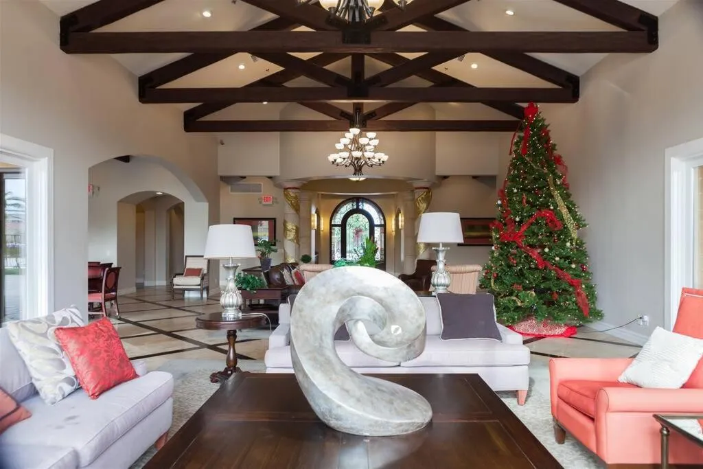 Gated townhouse with heated pool, hot tub, near US60