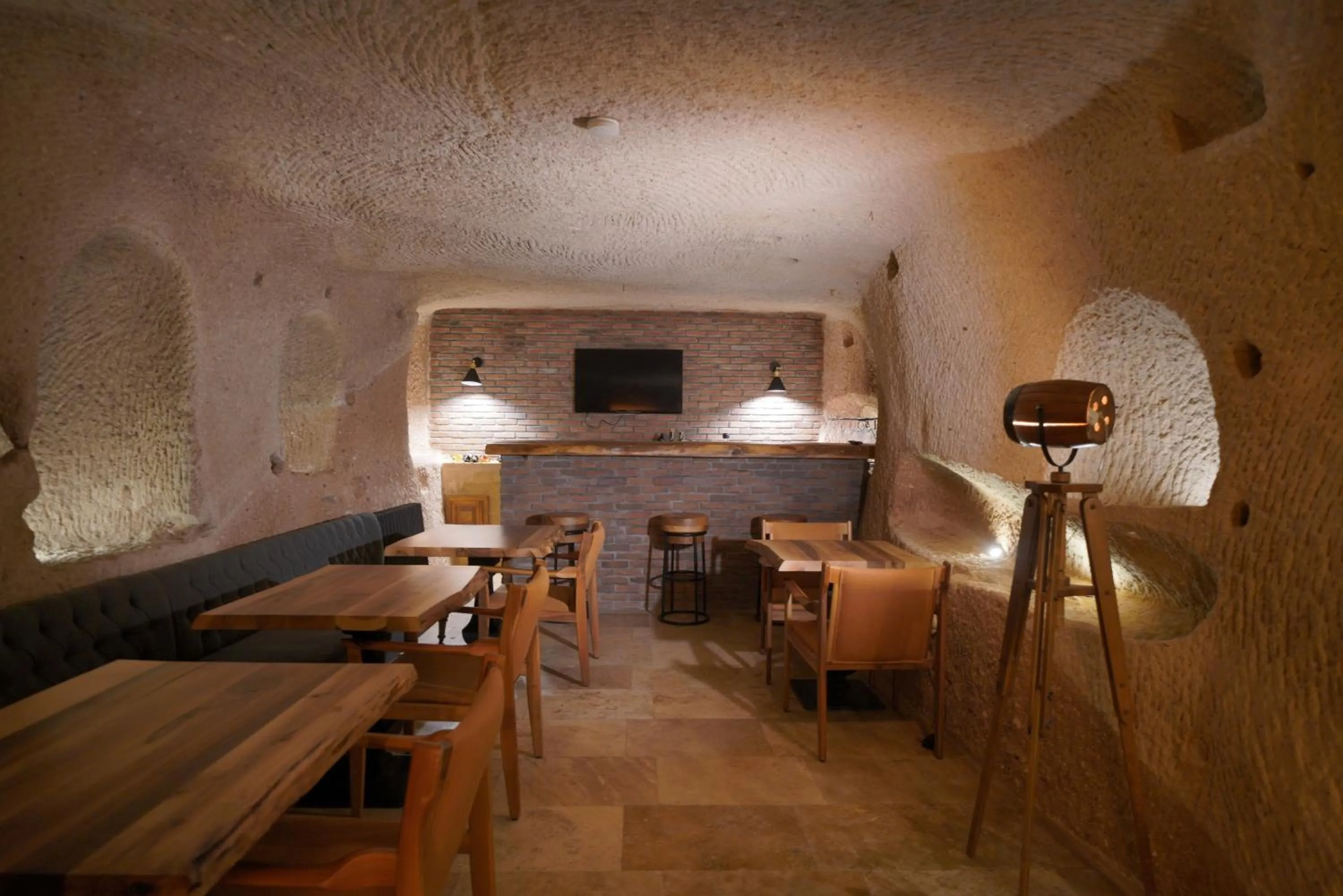 Restaurant/places to eat in Maya Cave