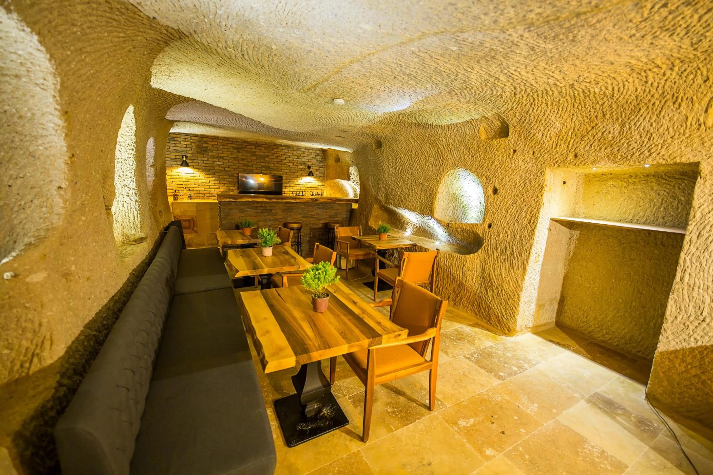 Restaurant/places to eat in Maya Cave