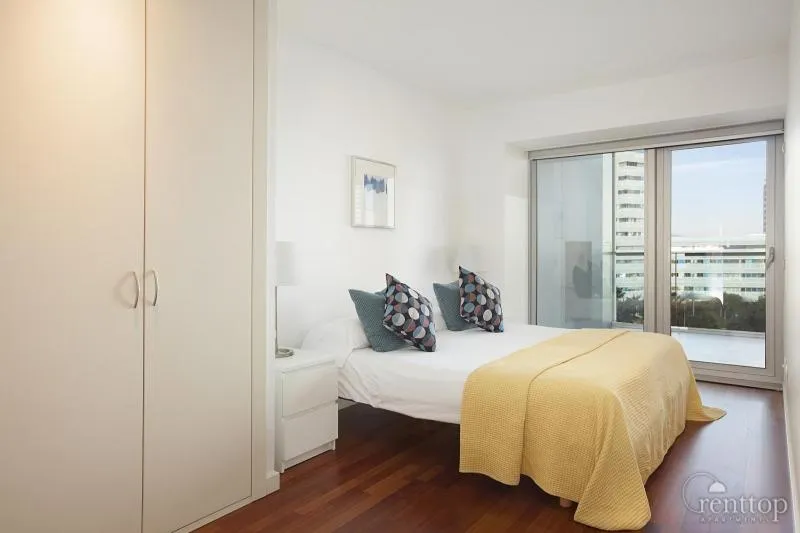 Bed in Rent Top Apartments Beach-Diagonal Mar