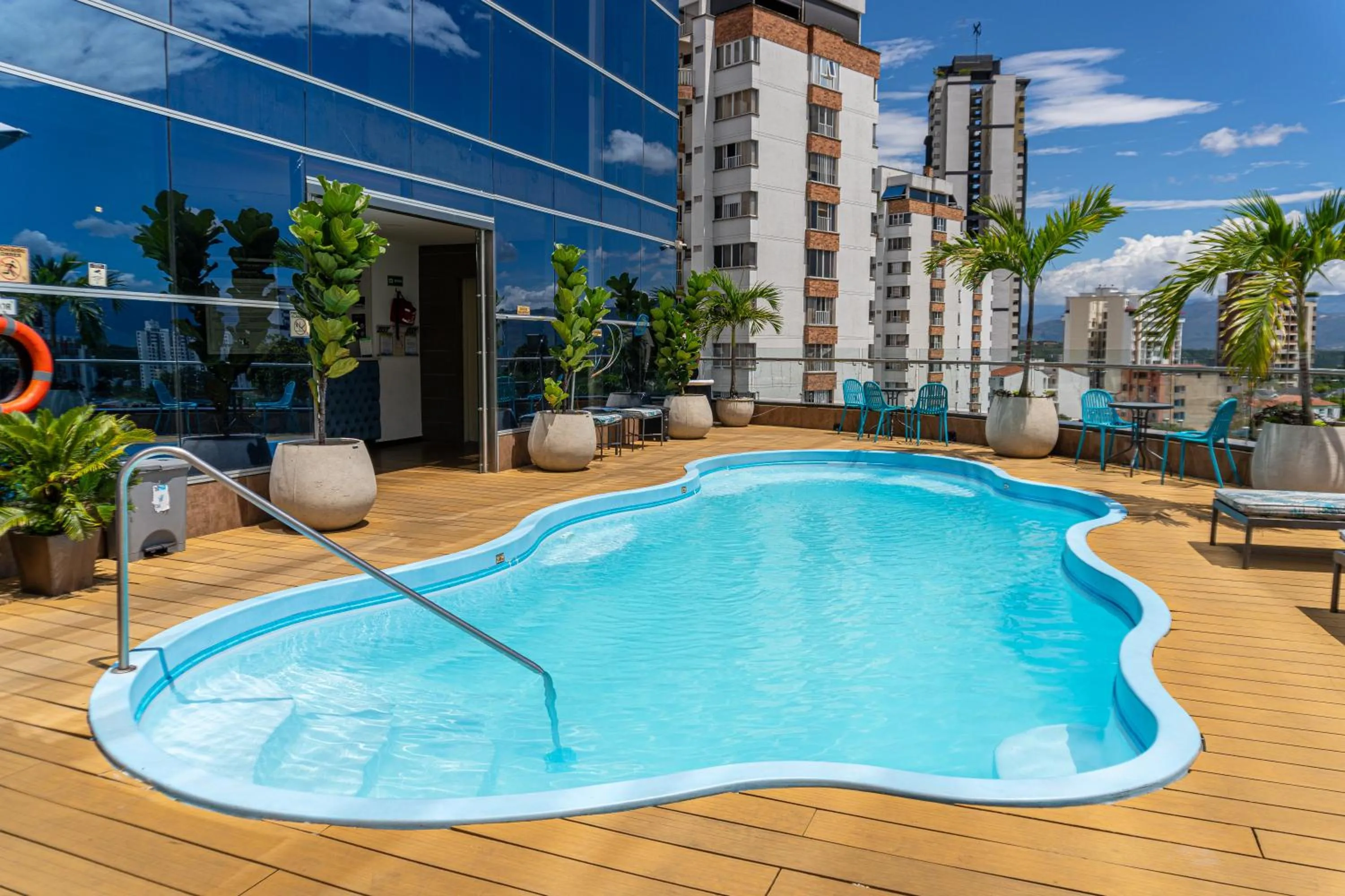 Swimming pool in Hotel Roseliere Bucaramanga