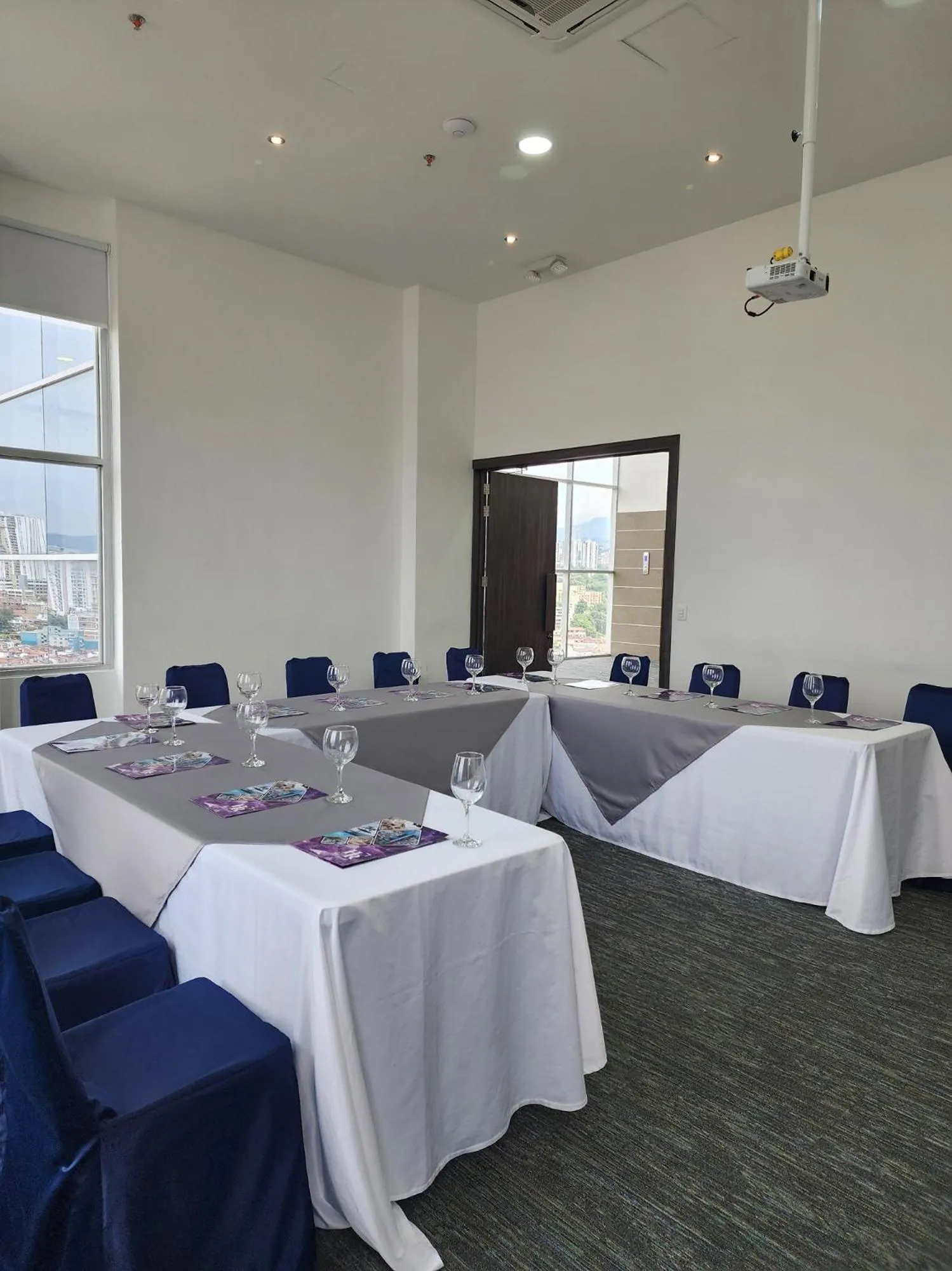 Meeting/conference room in Hotel Roseliere Bucaramanga
