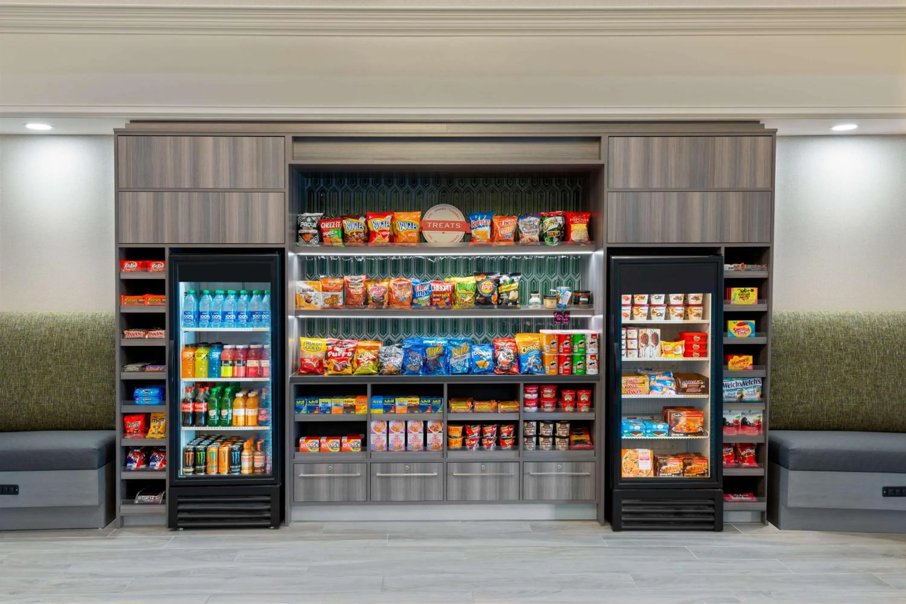 Restaurant/places to eat in Hampton Inn Boston Bedford Burlington