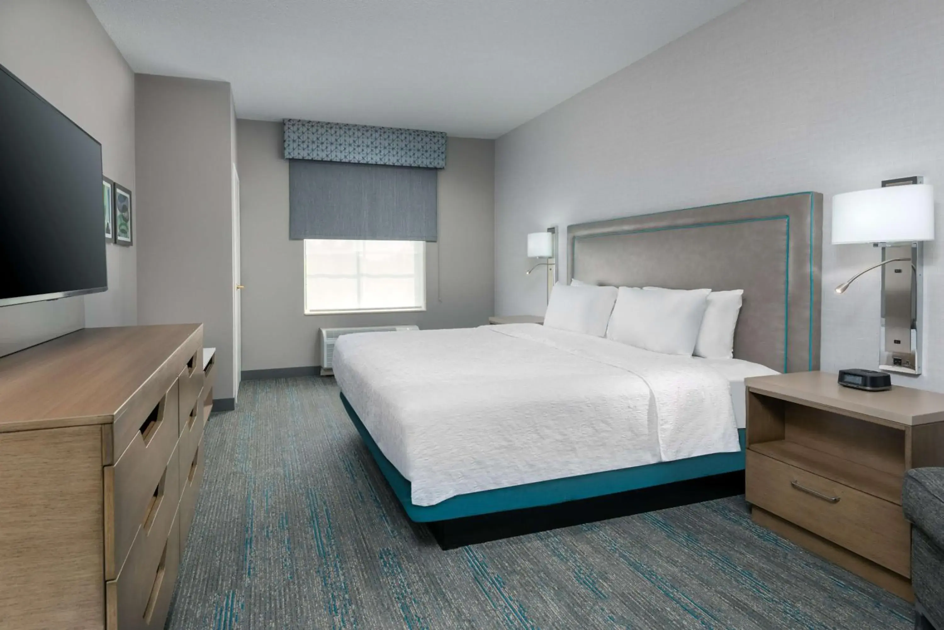 King Room with King Bed - Non-Smoking in Hampton Inn Boston Bedford Burlington King Room with King Bed - Non-Smoking in Hampton Inn Boston Bedford Burlington