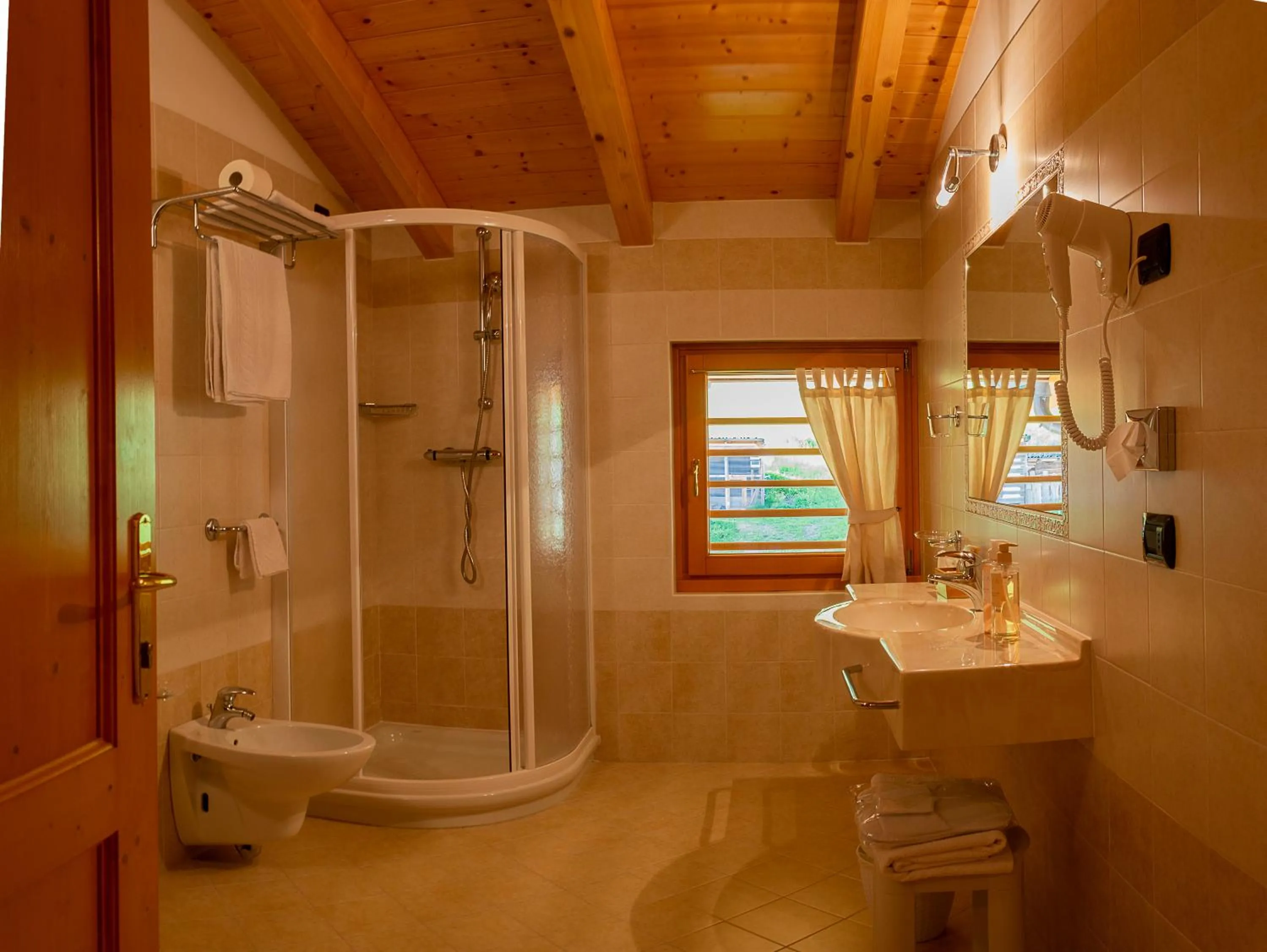 Bathroom in Hotel Garnì Sant'Antonio con Spa