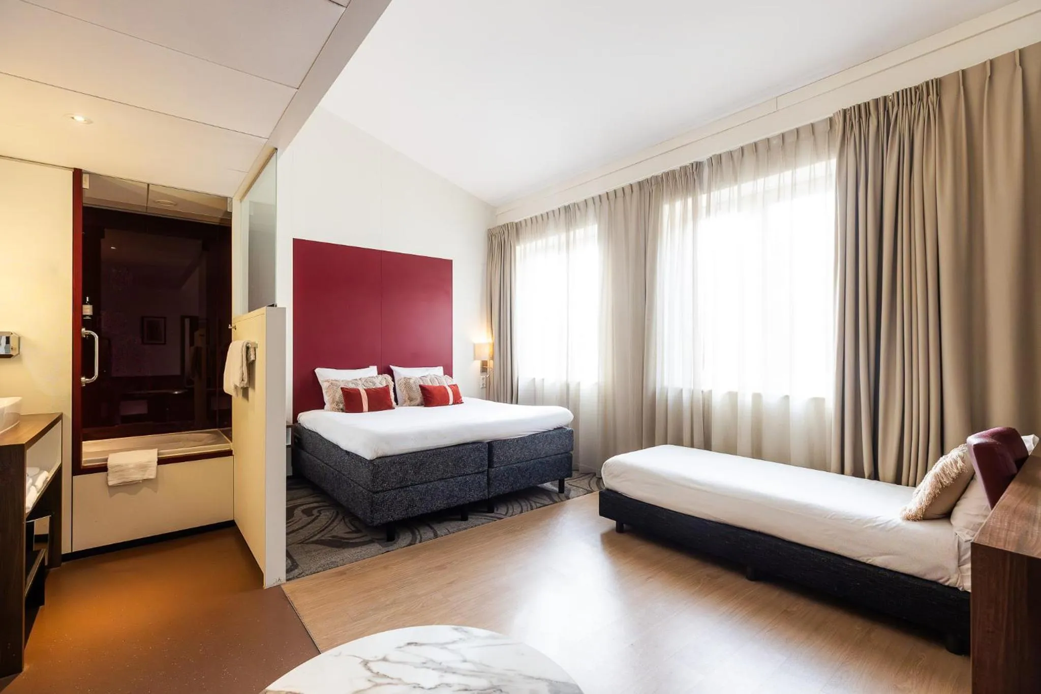 Bed in City Hotel Gouda, WorldHotels Crafted Collection