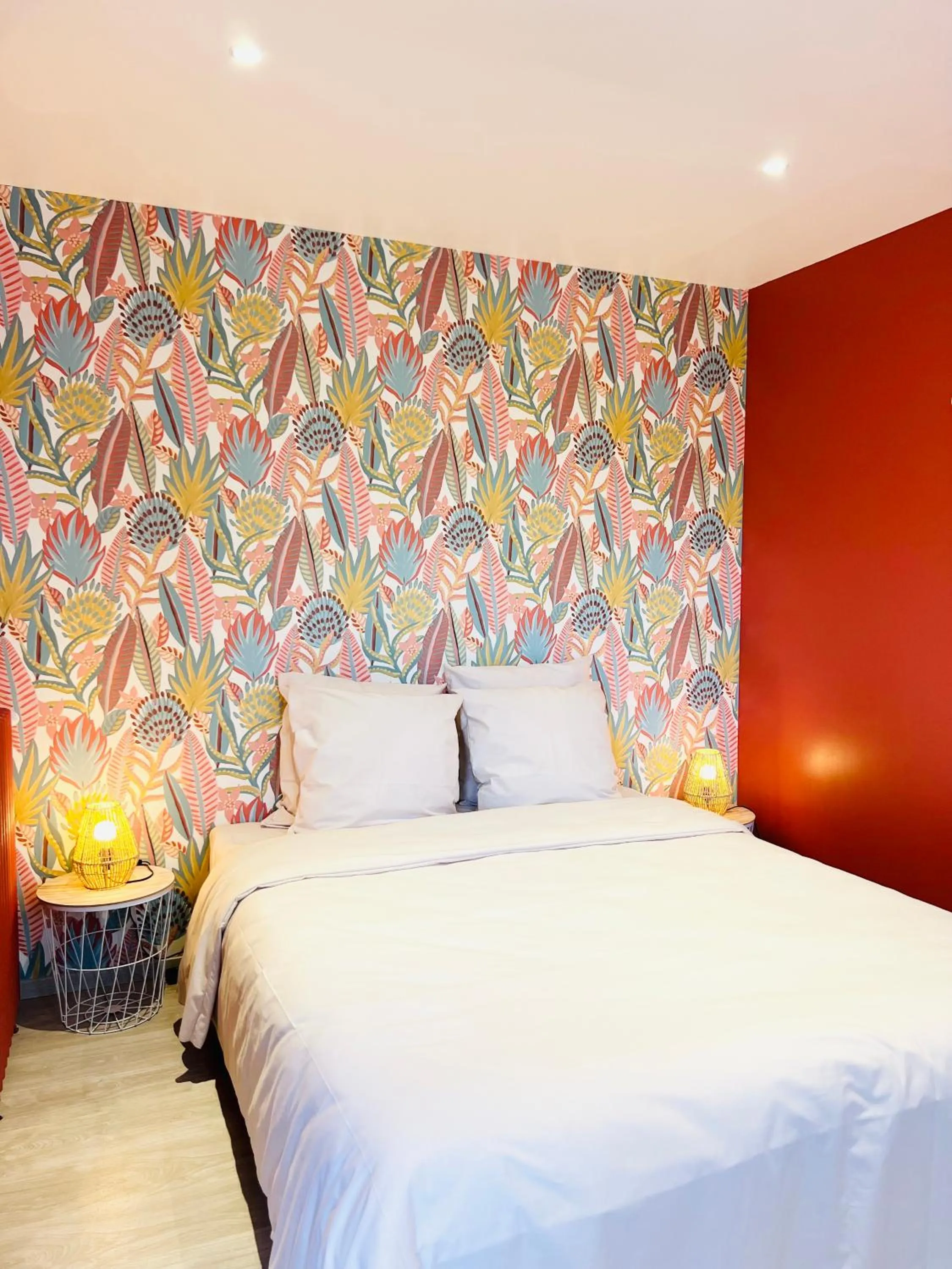 Photo of the whole room, Bed in Motel Les Broussailles