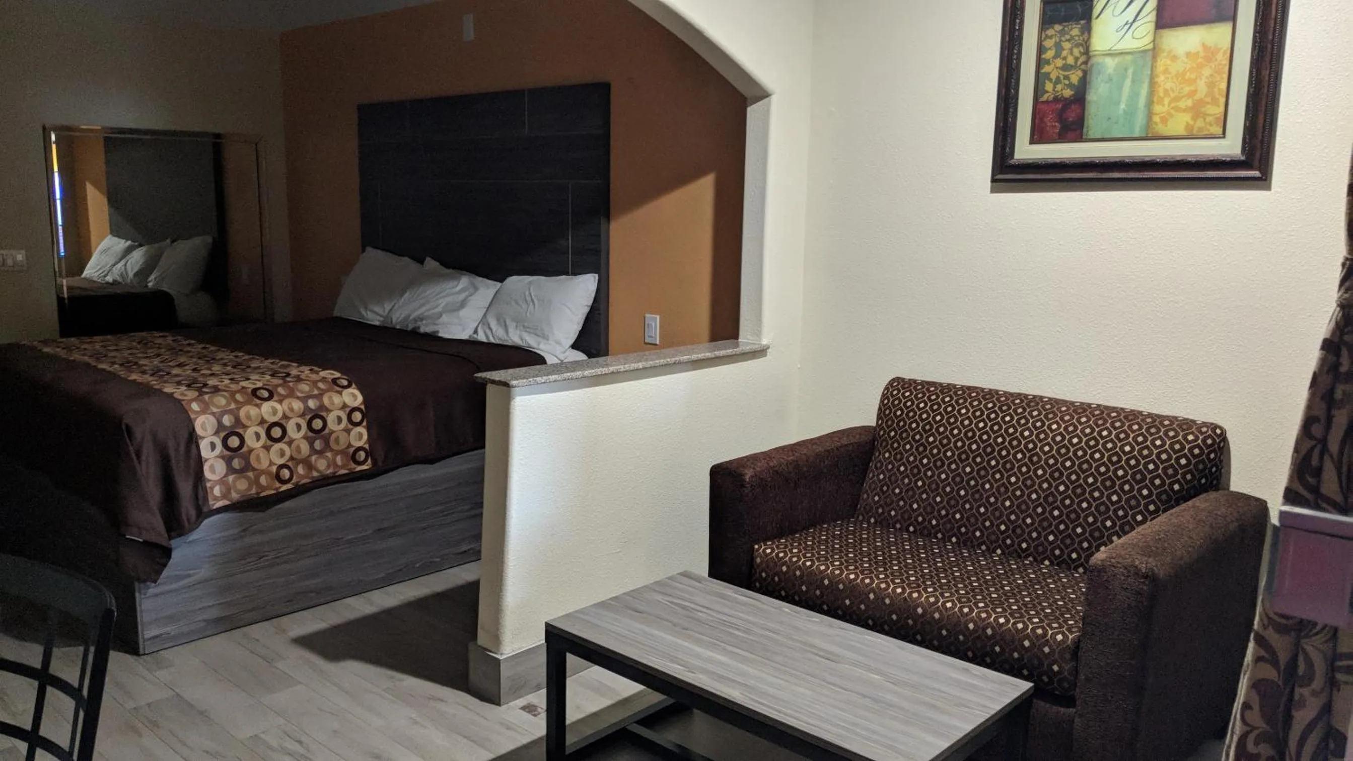 Bed in Regency Inn and Suites Galena Park