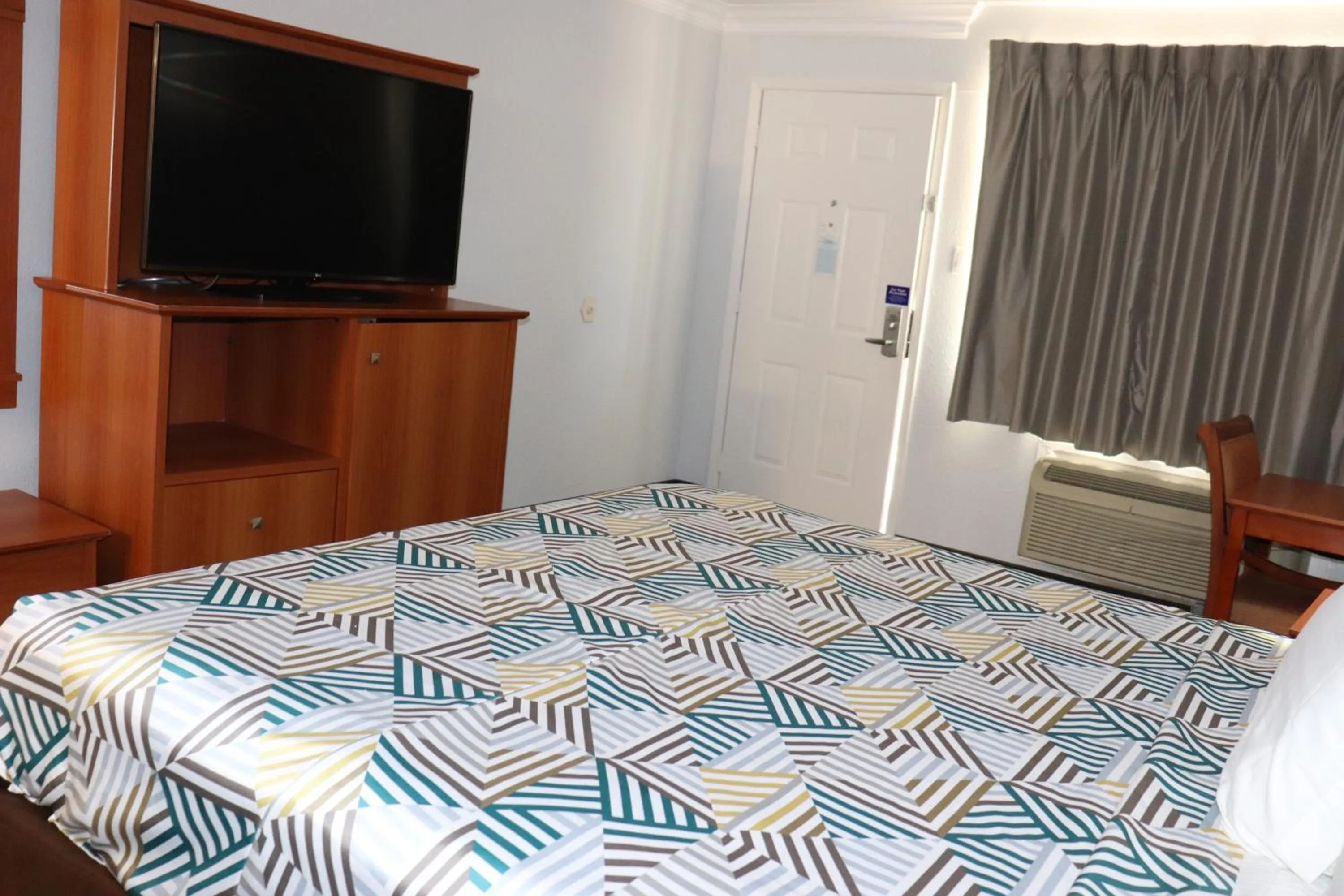 Bed in Motel 6-Alvin, TX