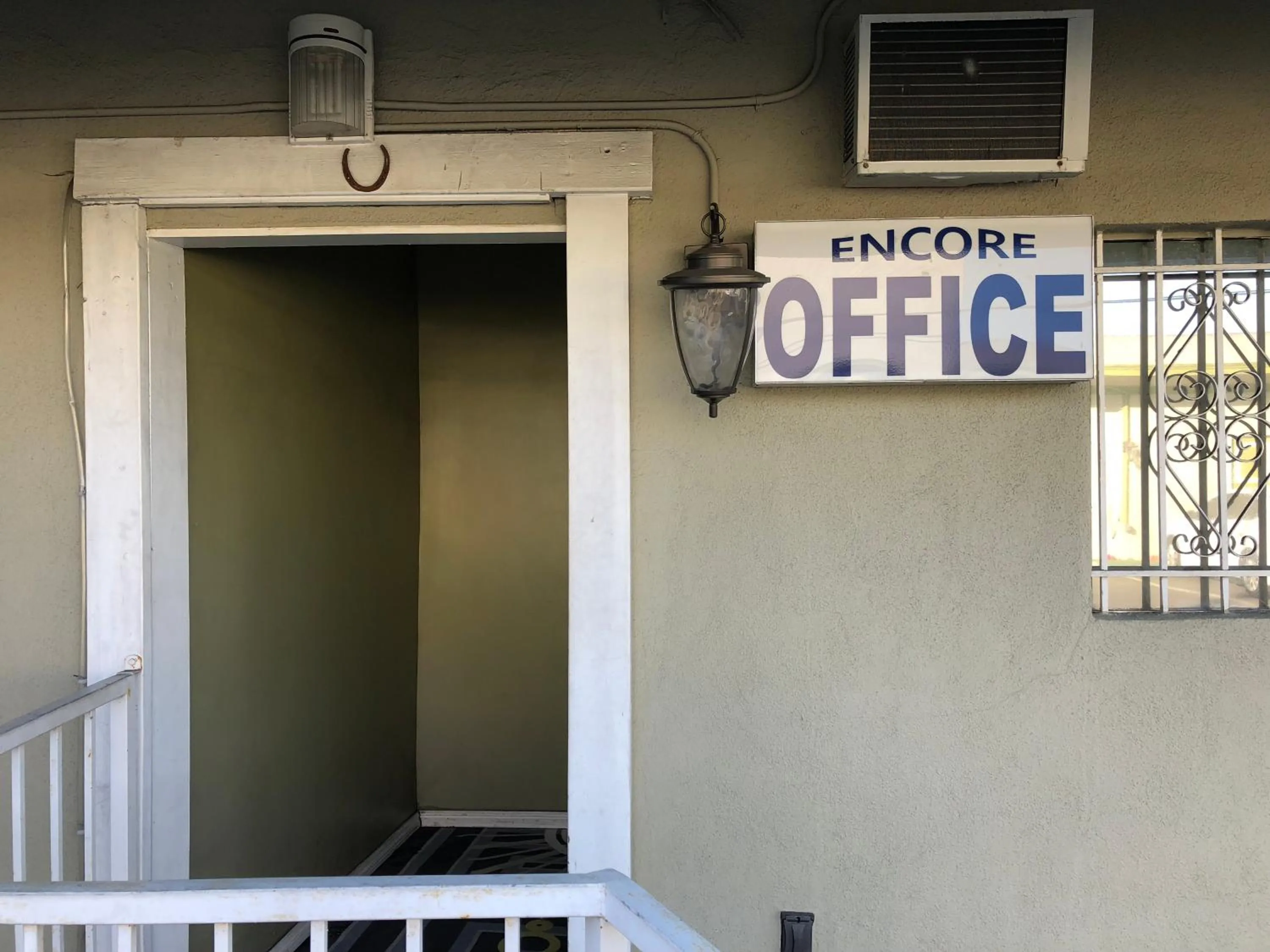 Facade/entrance in Encore Motel Near Marina Del Rey, Culver City & Venice