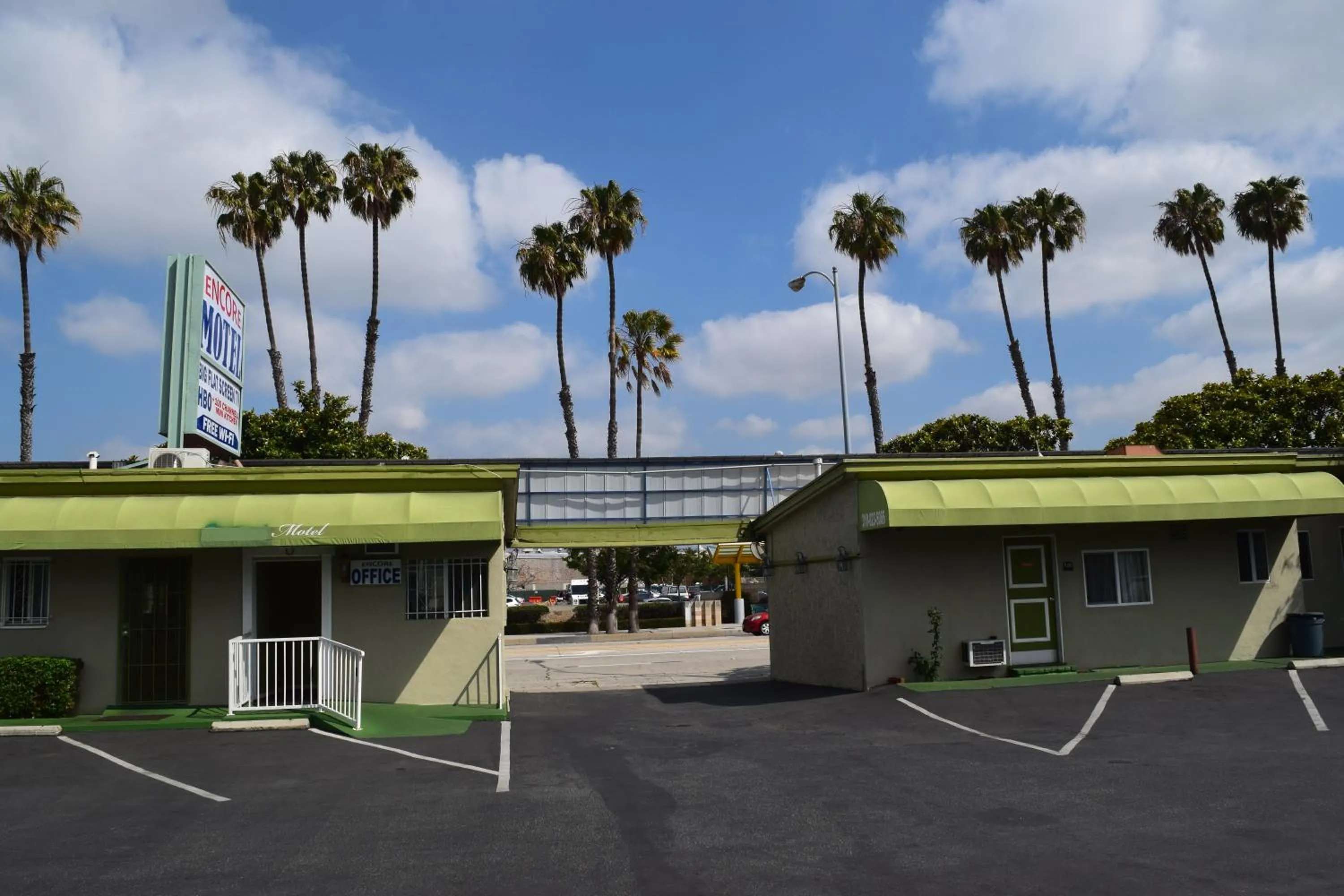Facade/entrance in Encore Motel Near Marina Del Rey, Culver City & Venice