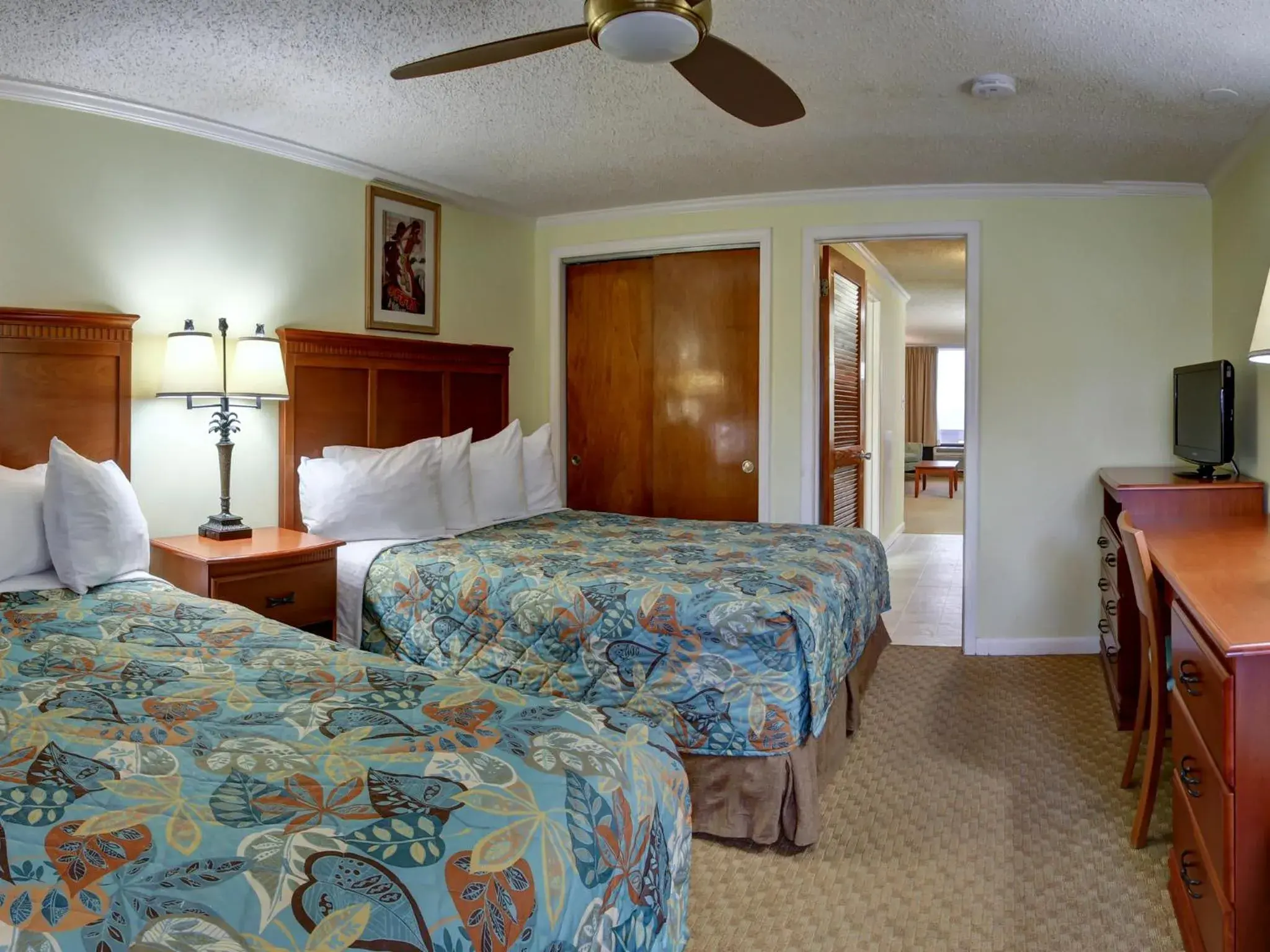 One-Bedroom Suite with Two Queen Beds - Ground Floor in Castle in the Sand One-Bedroom Suite with Two Queen Beds - Ground Floor in Castle in the Sand