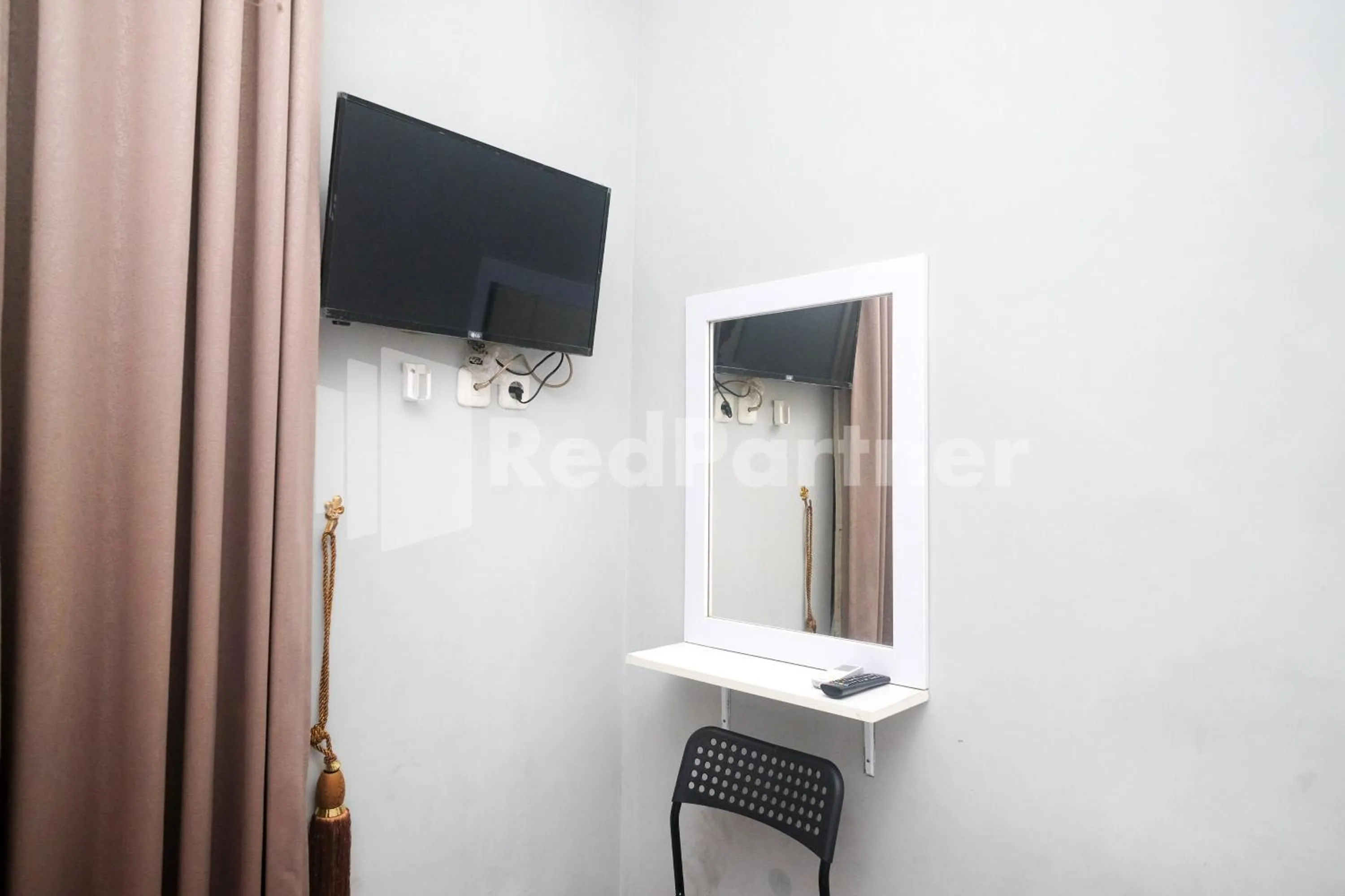 Bed in Griya Loka 1 Syariah Near RSUD Dr Kariadi Mitra RedDoorz