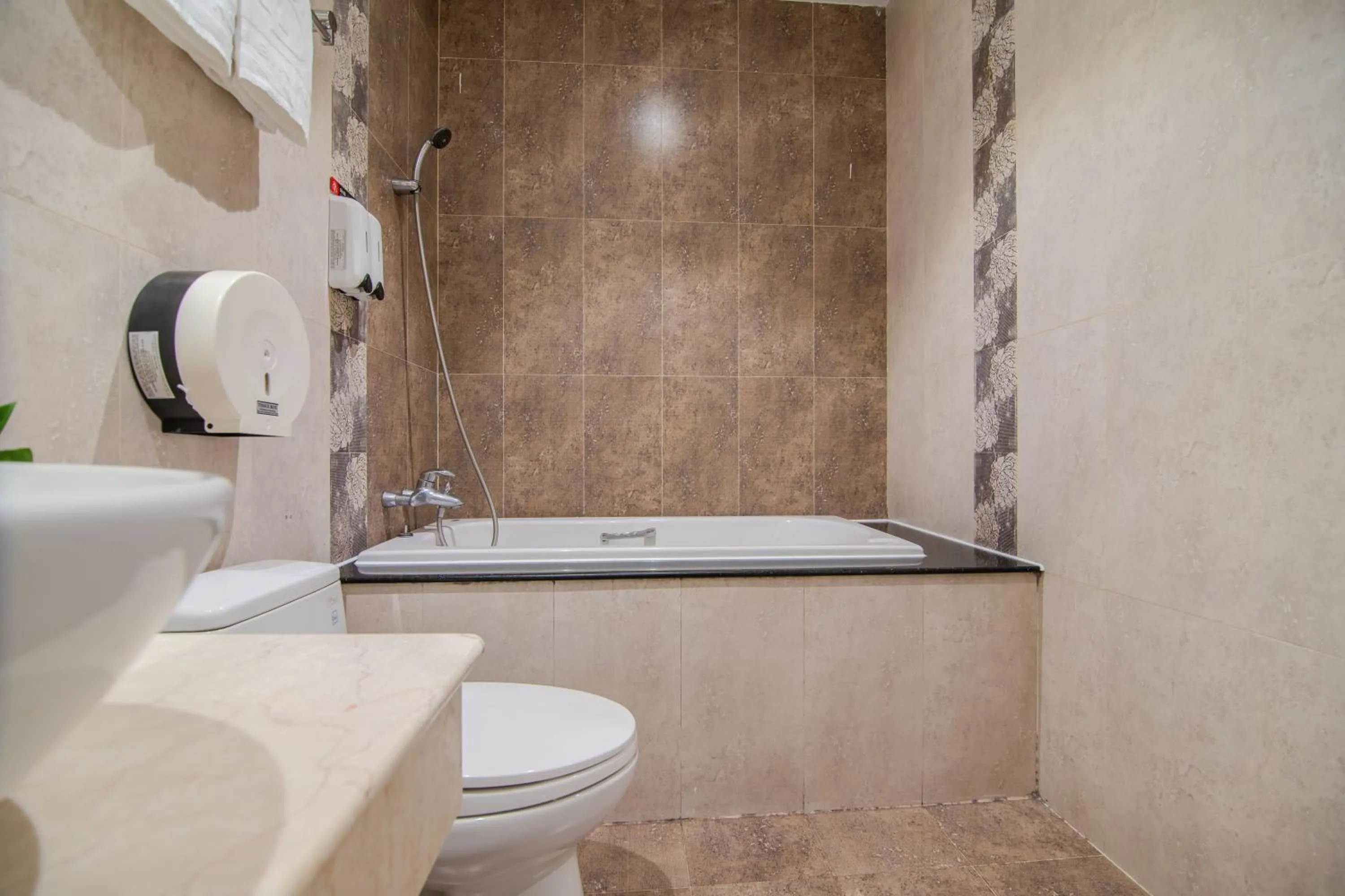 Bin Bin Hotel 6 - Near SECC D7