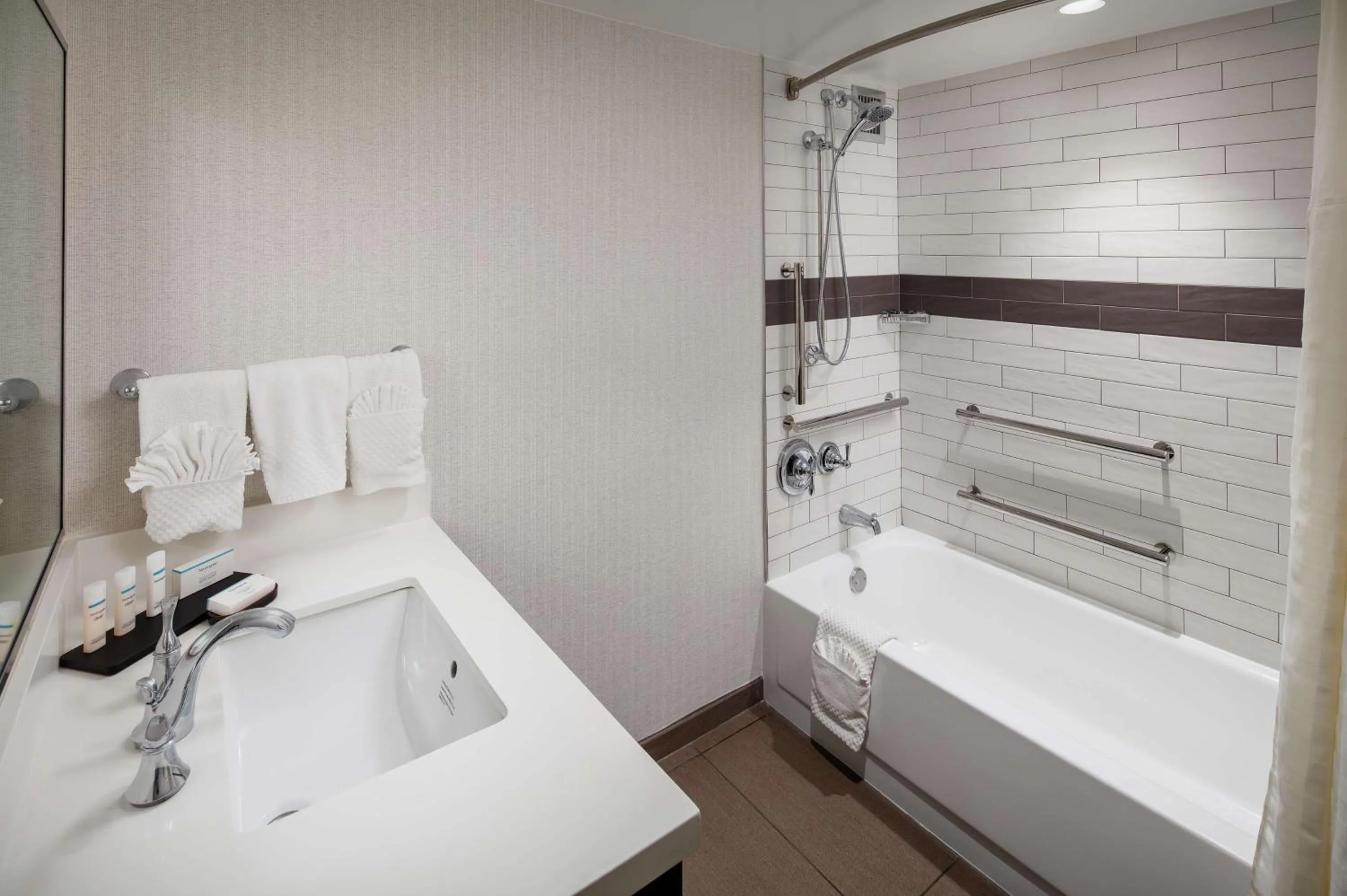 Bathroom, Bed in Embassy Suites Tysons Corner